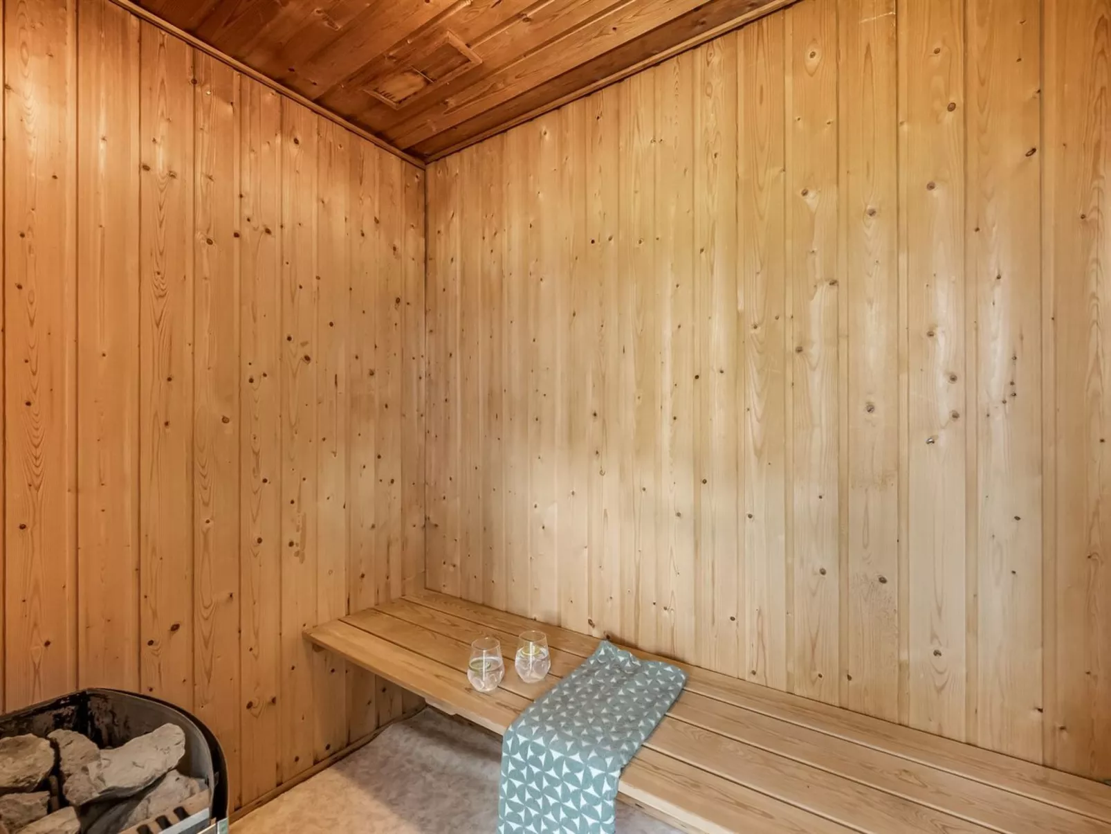 "Ruse" - 500m from the sea-Dedans