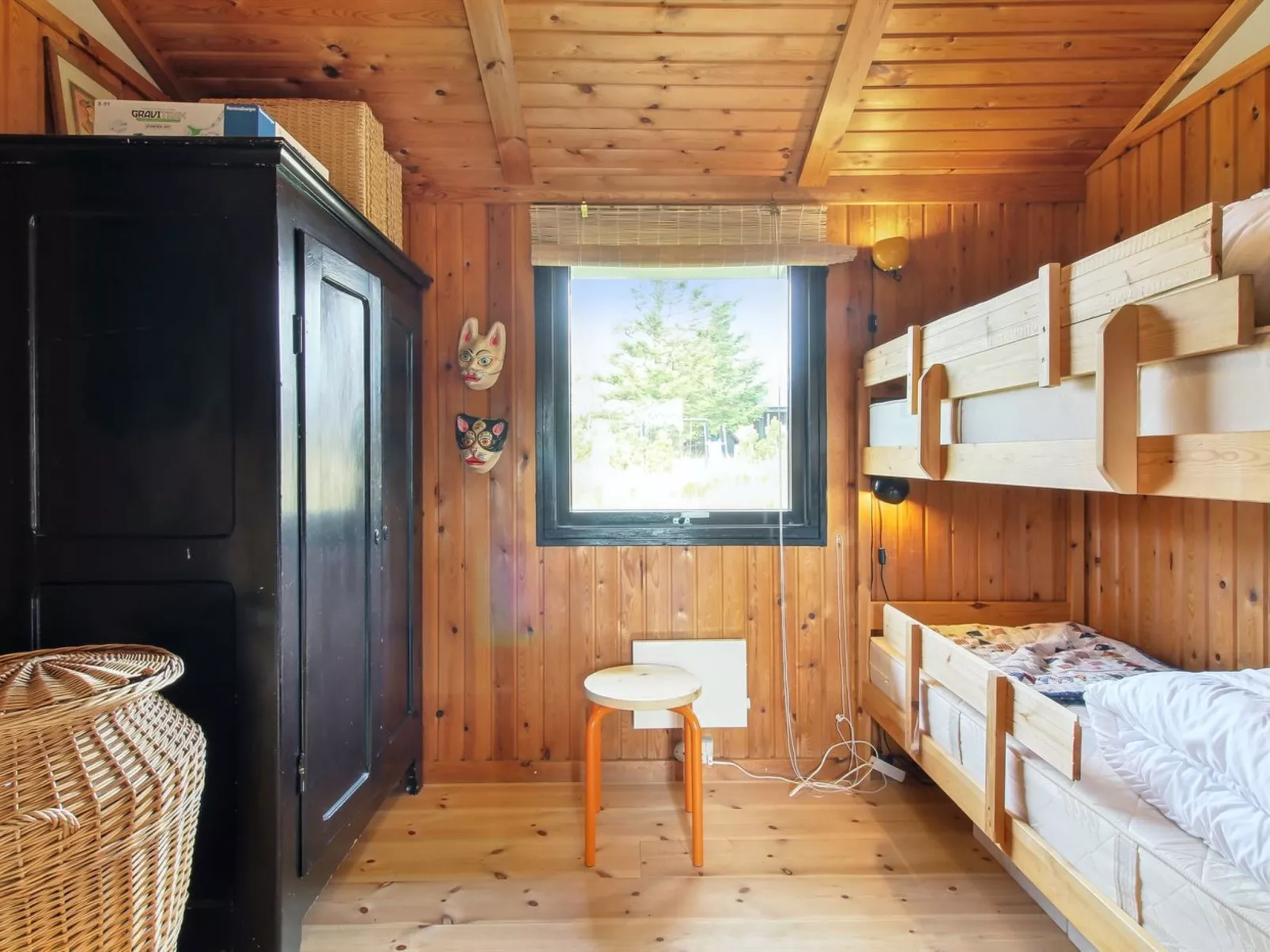 "Nestori" - 950m from the sea-Inside