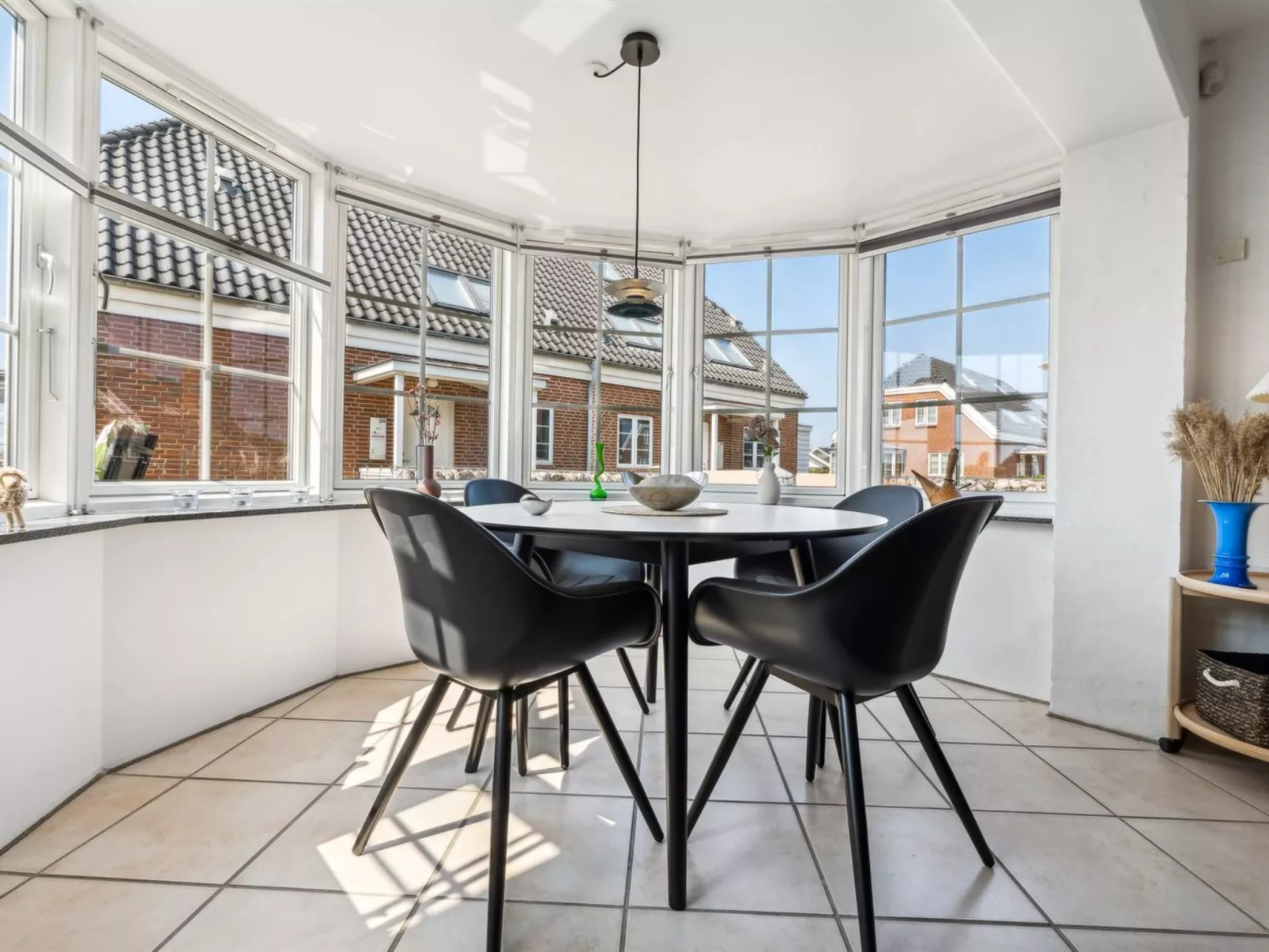 "Langsom" - 100m from the sea-Dedans