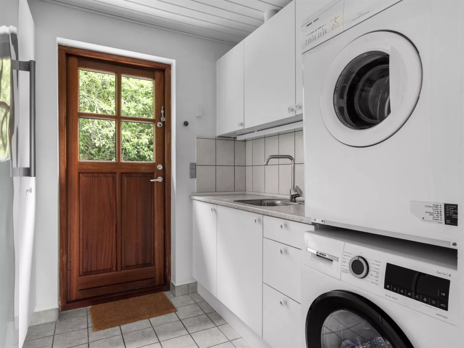 "Jorith" - 550m from the sea-Inside