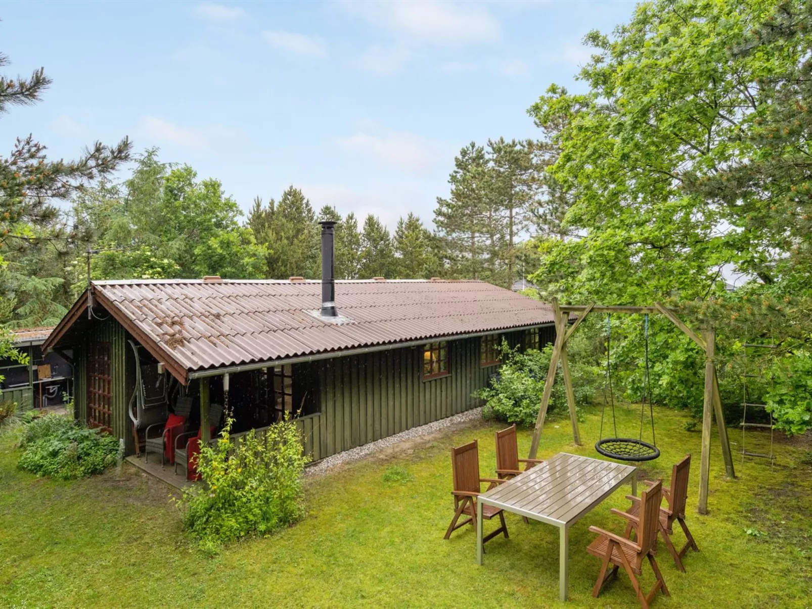 "Gail" - 400m to the fjord-Outside