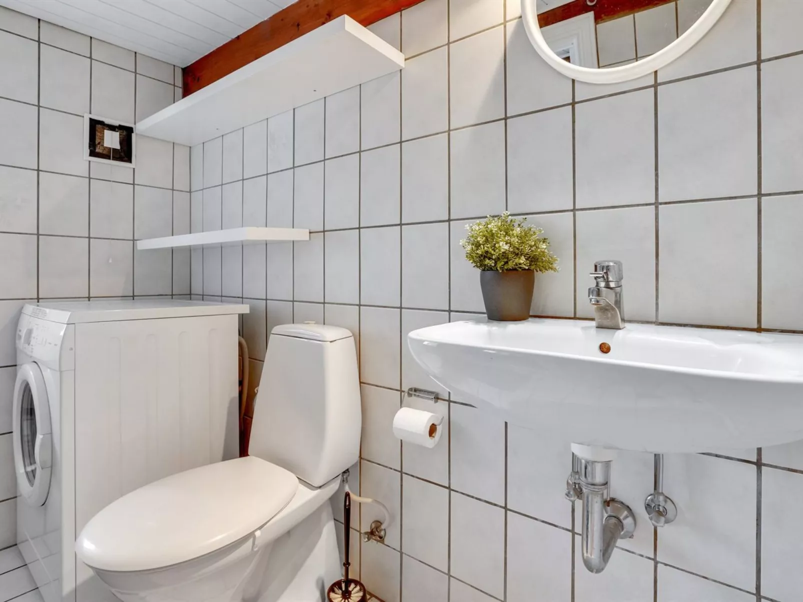 "Miko" - 19km from the sea-Inside