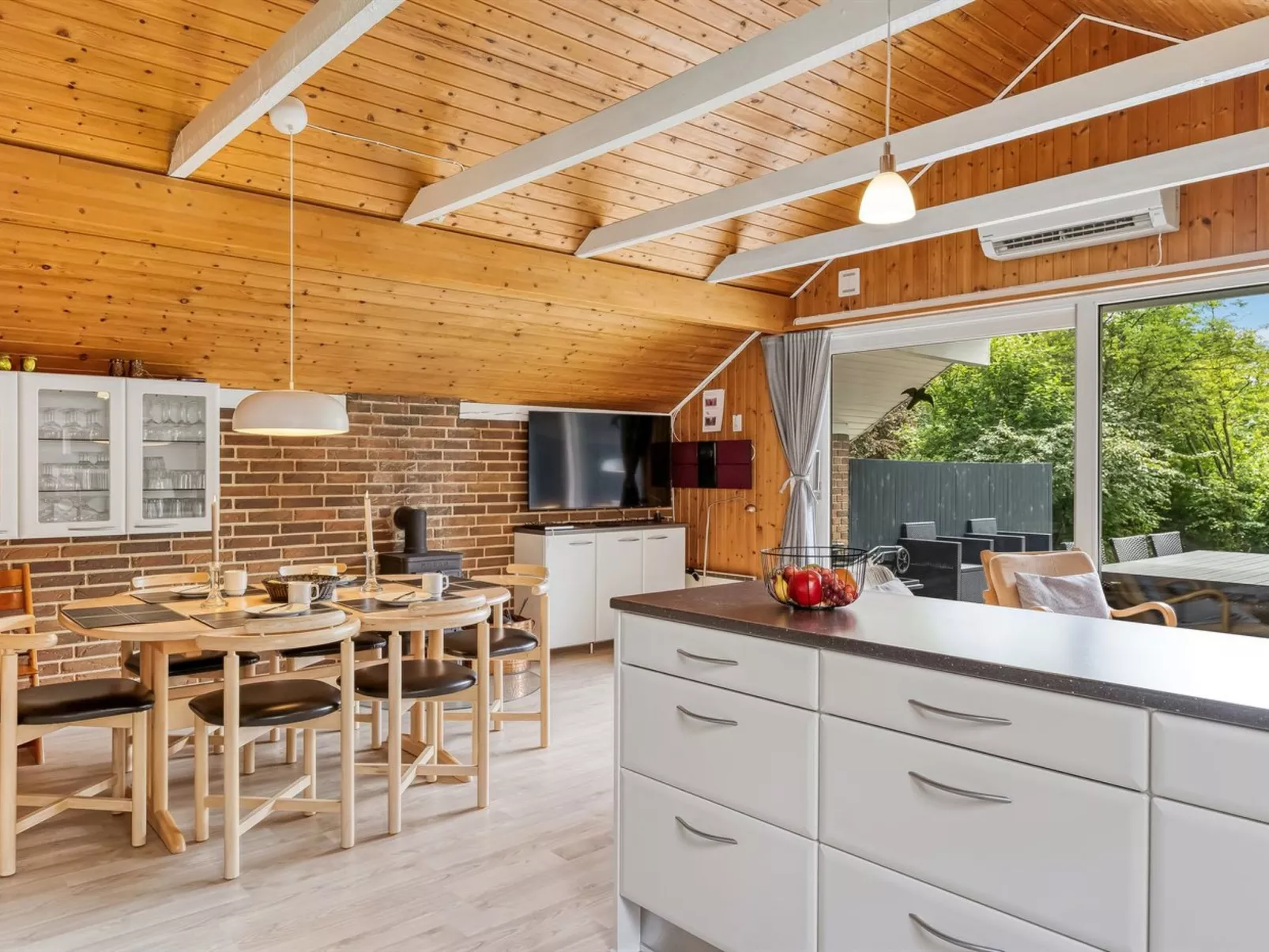 "Pance" - 20km to the fjord-Dedans