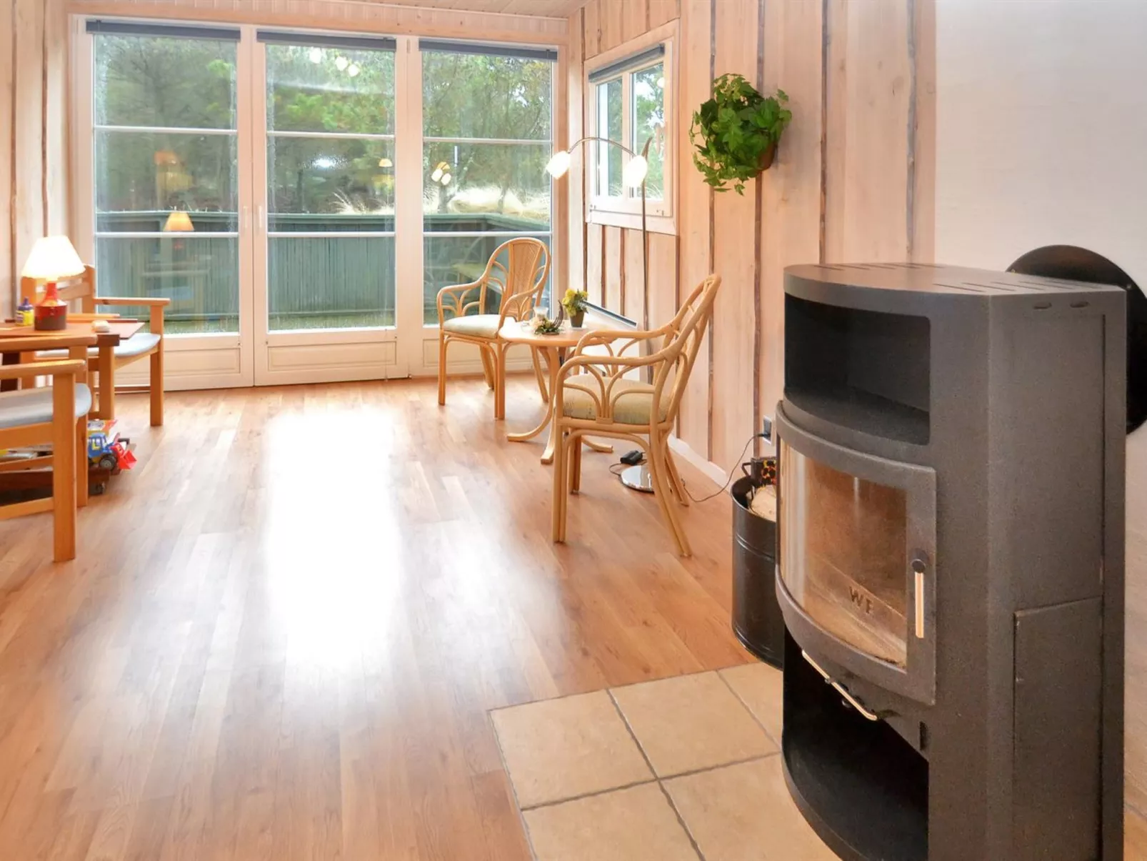 "Juste" - 2.2km from the sea-Dedans