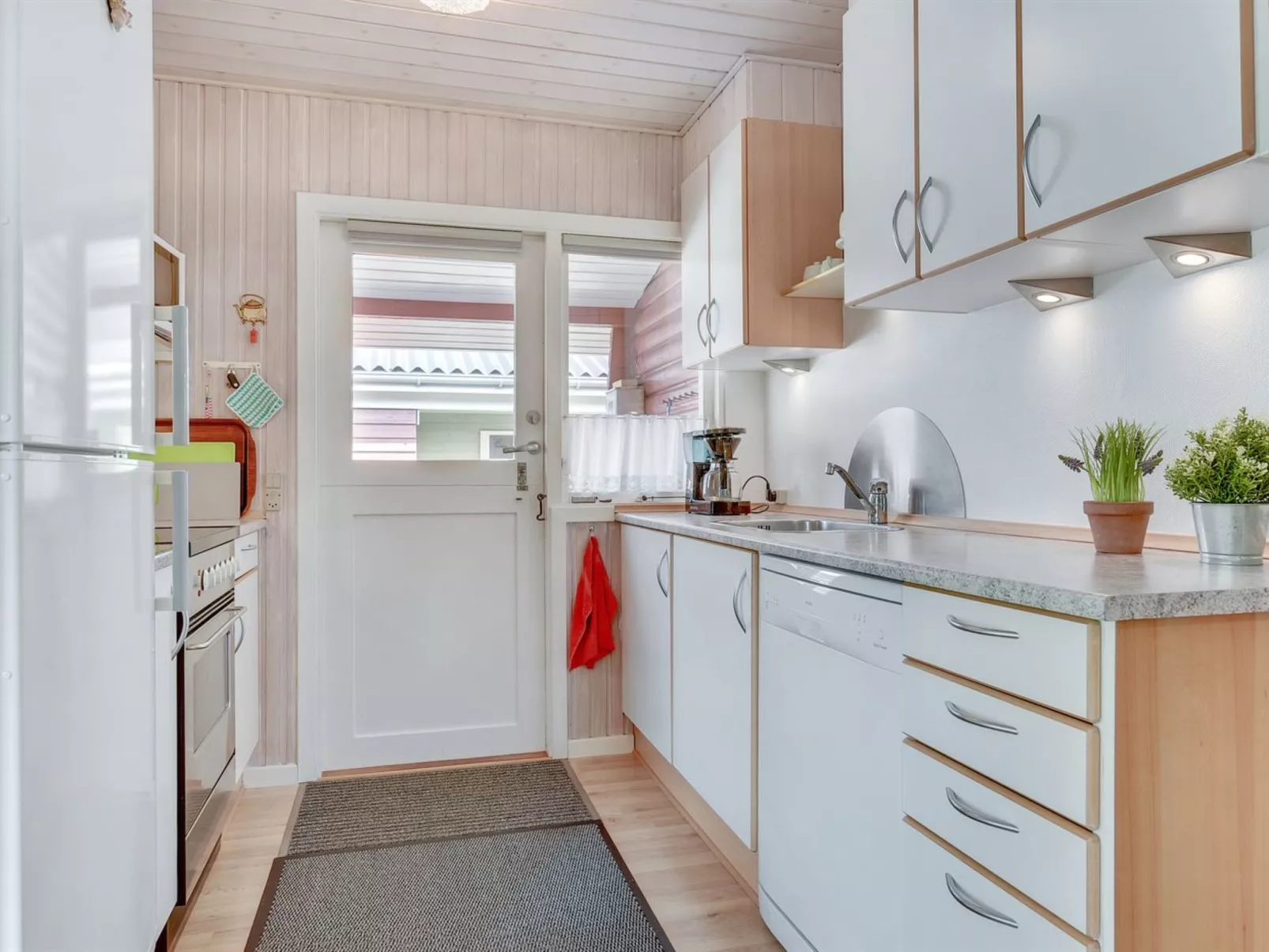 "Tess" - 50m from the sea-Inside