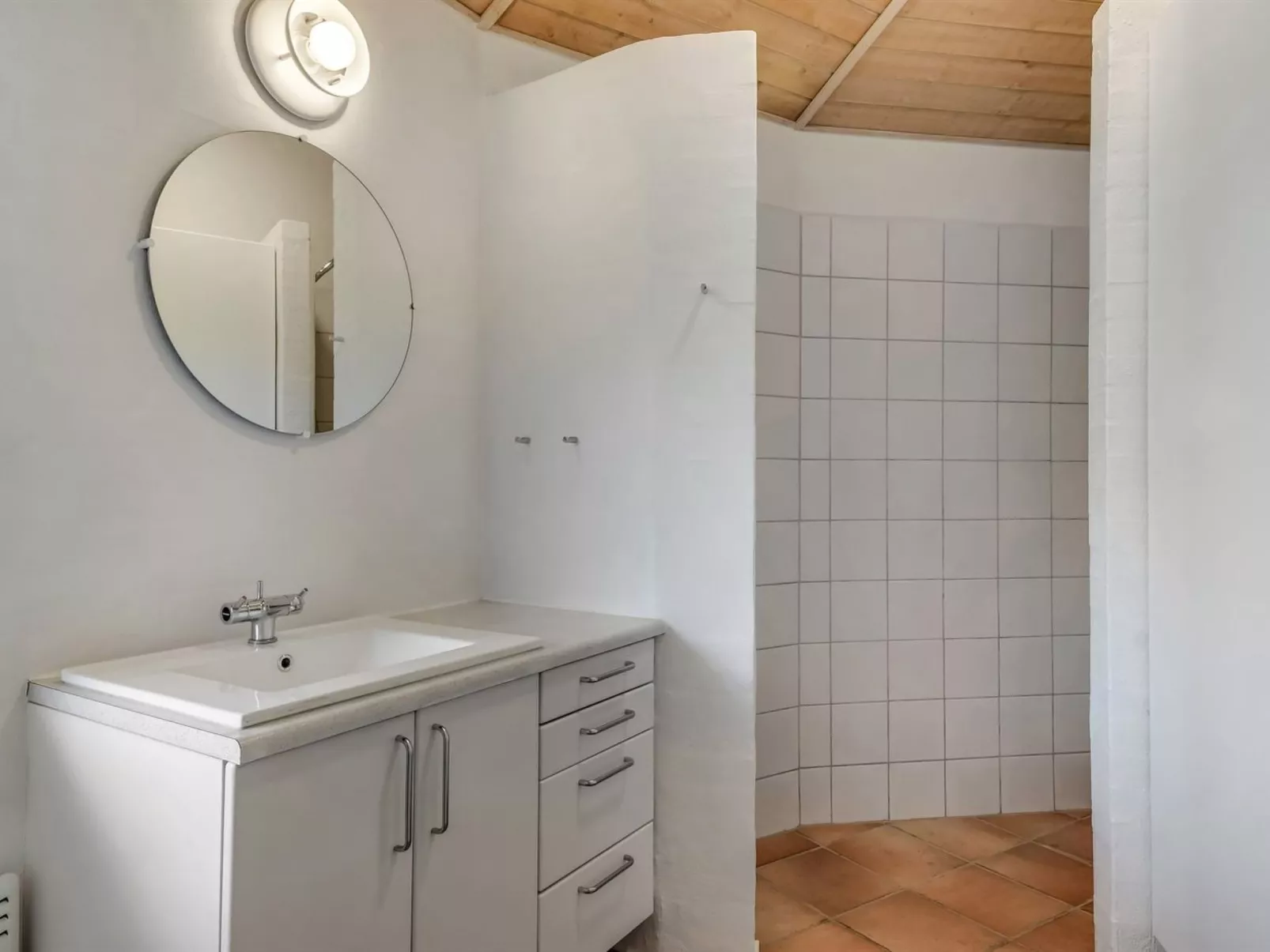 "Ingmund" - 2km from the sea-Inside