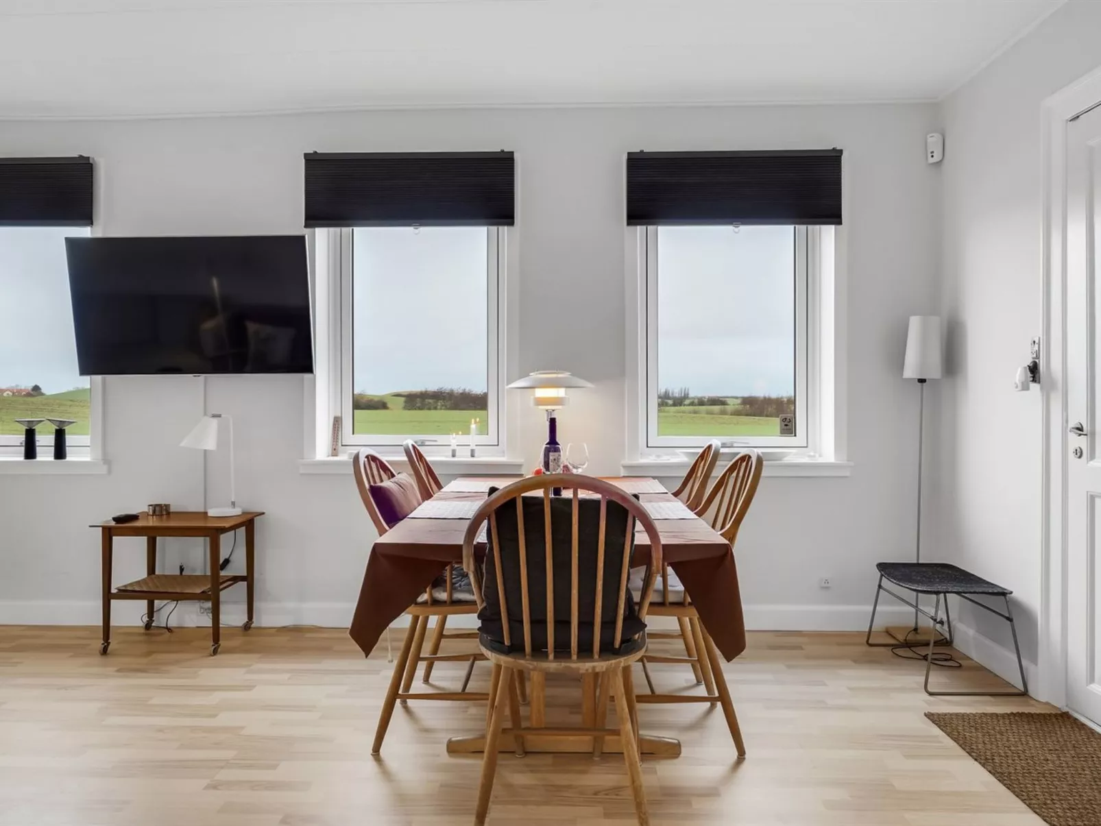 "Truels" - 2km from the sea-Inside