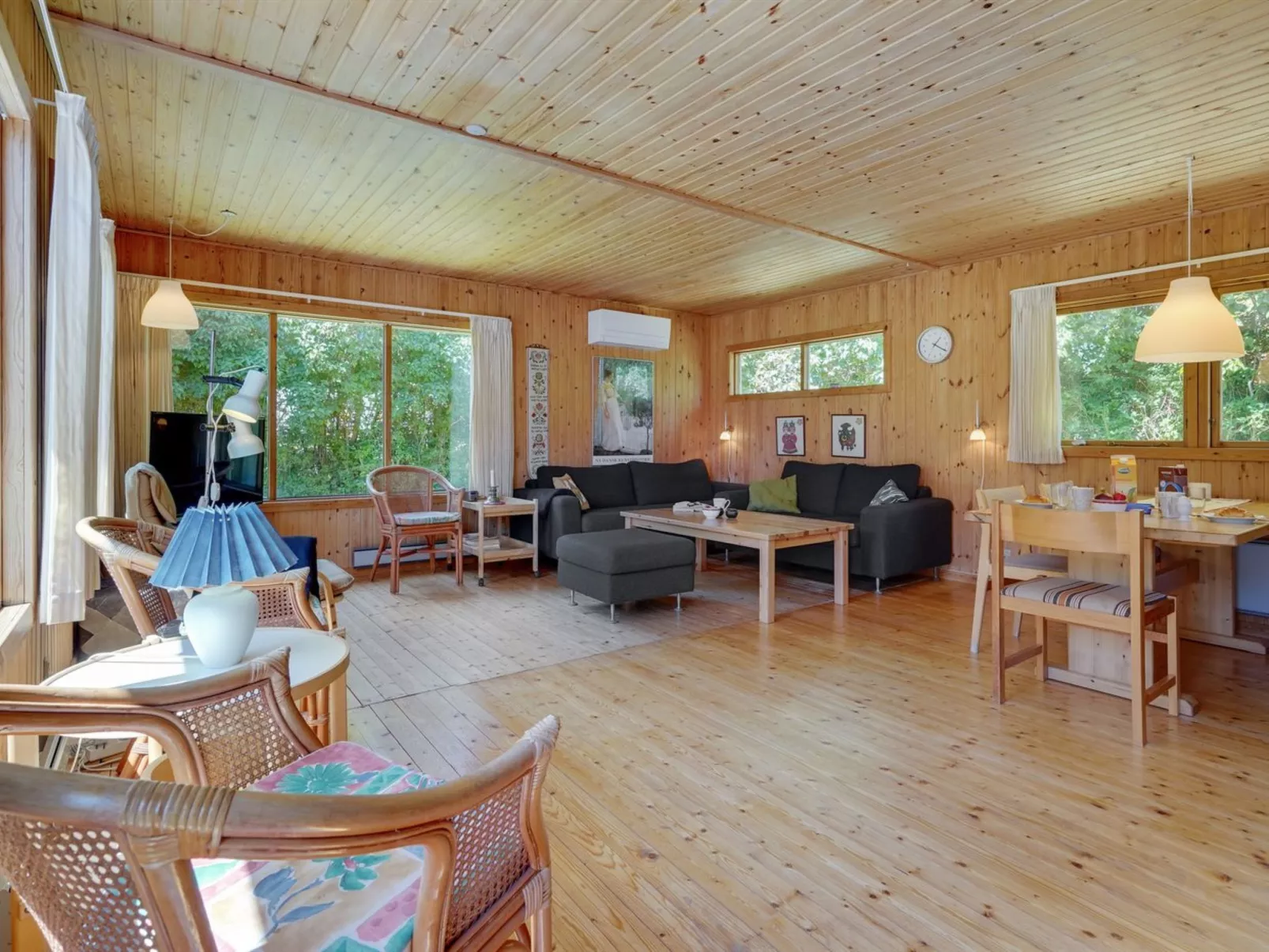 "Hege" - 450m from the sea-Inside