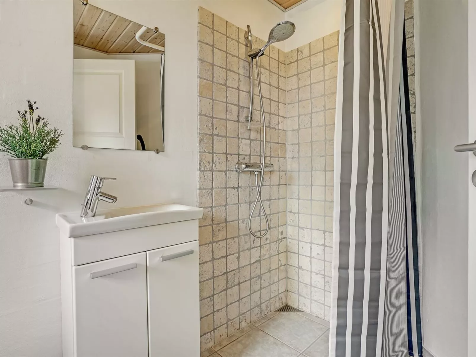 "Harri" - 850m from the sea-Dedans