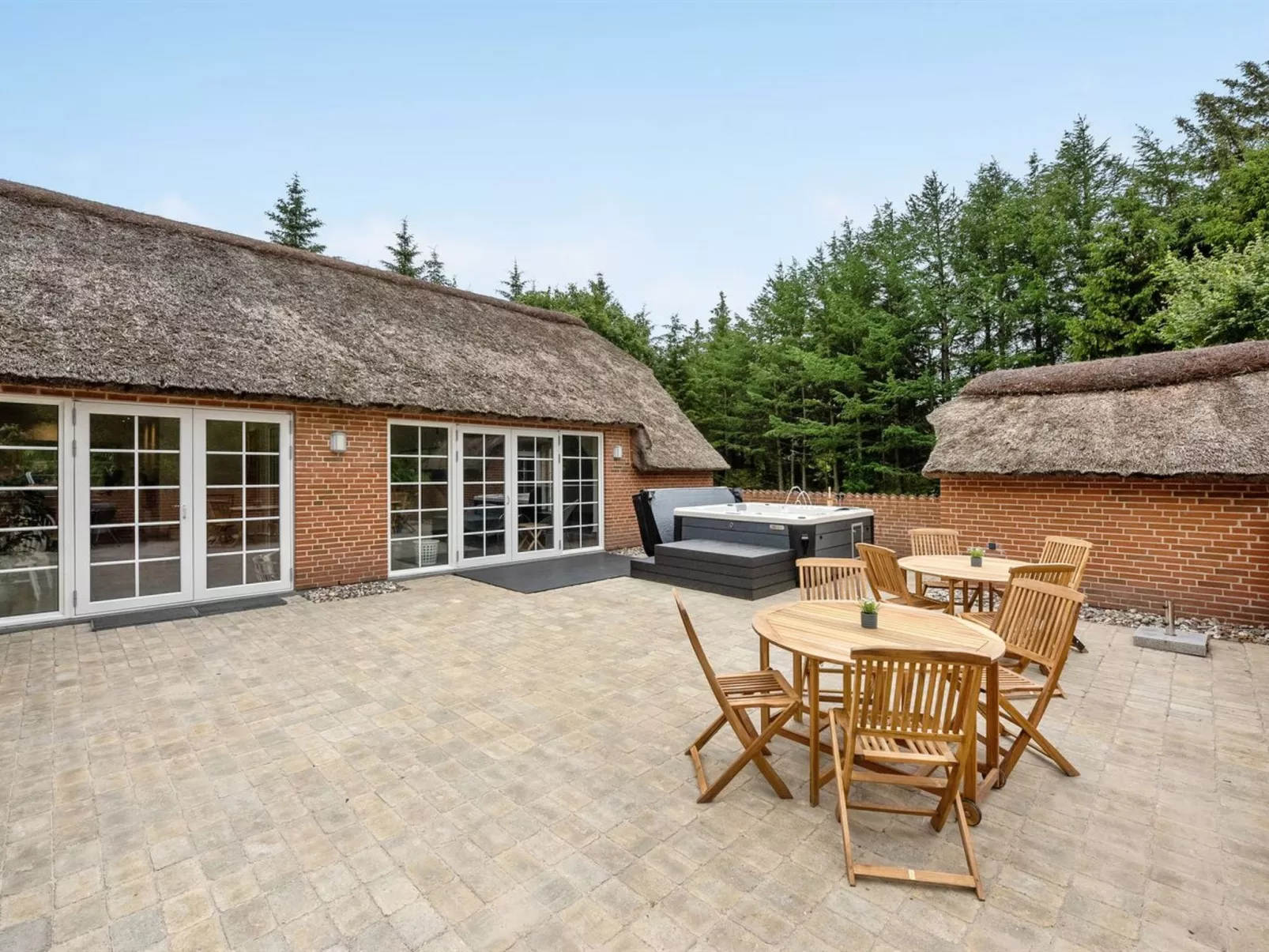 "Erla" - 2.3km from the sea-Outside