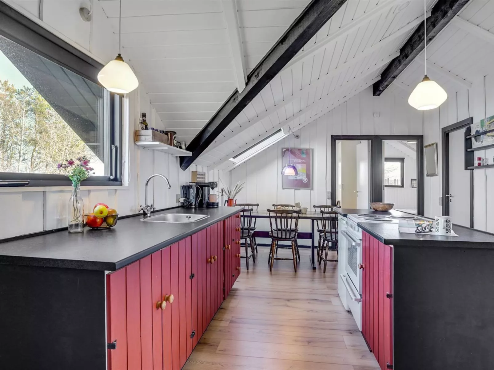 "Raita" - 350m to the fjord-Drinnen