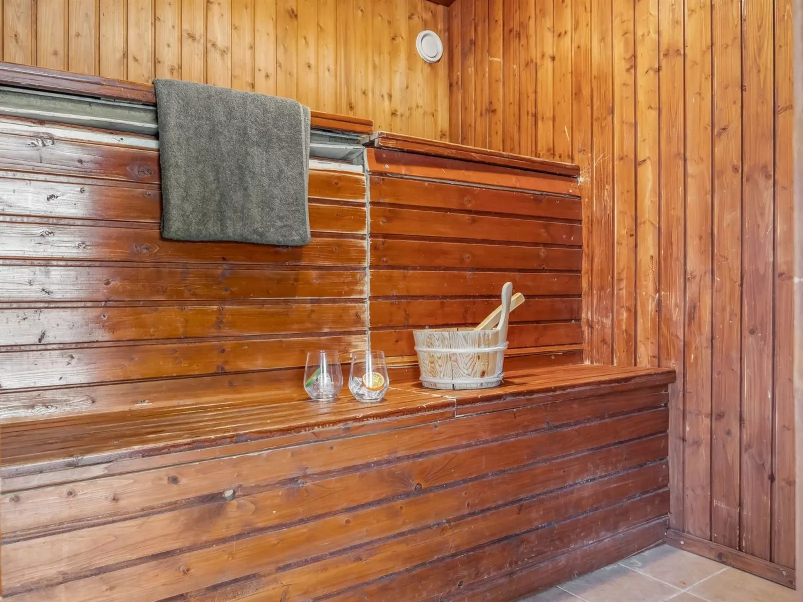 "Aud" - 300m from the sea-Drinnen