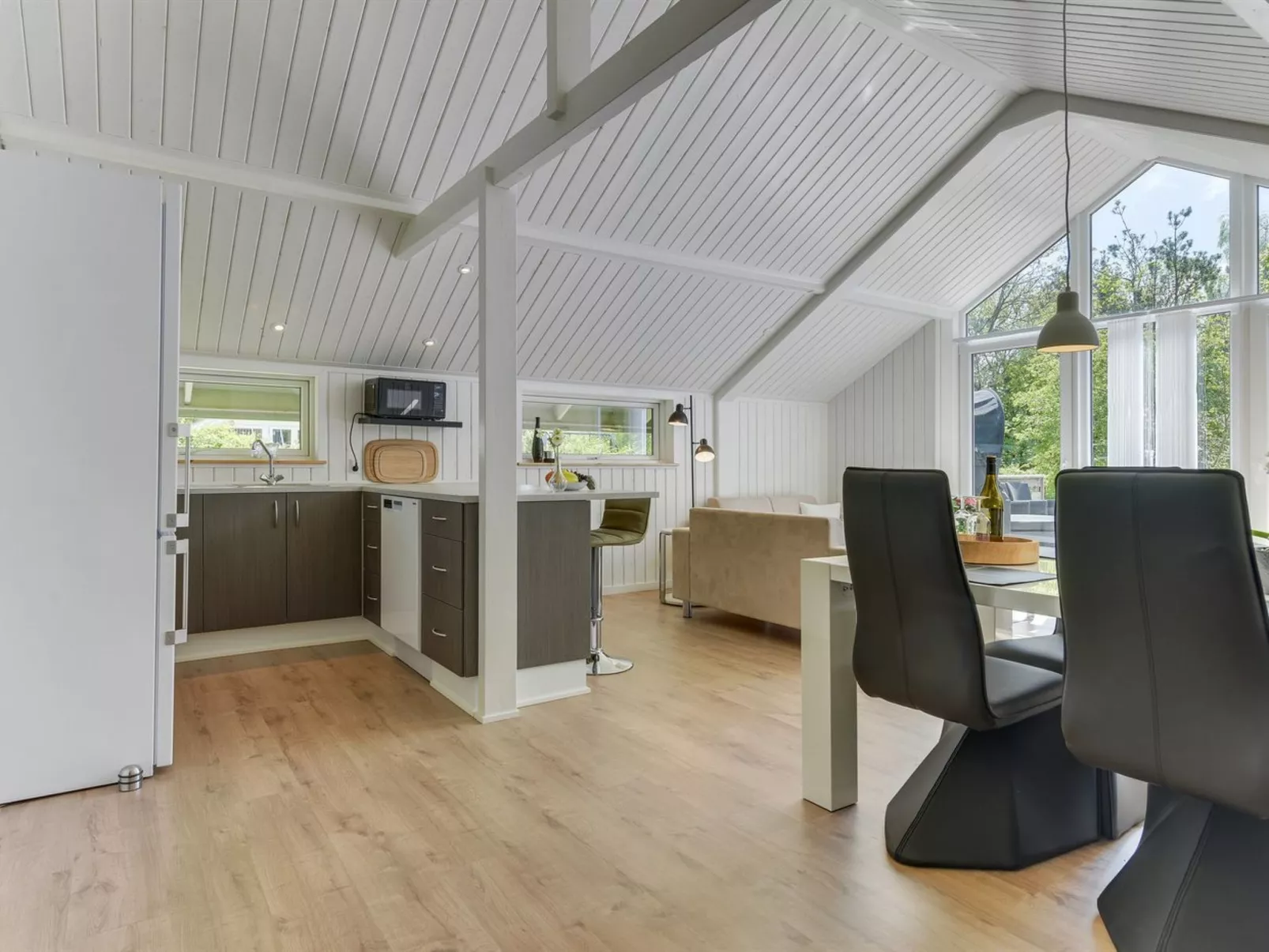 "Aleide" - 29km from the sea-Inside