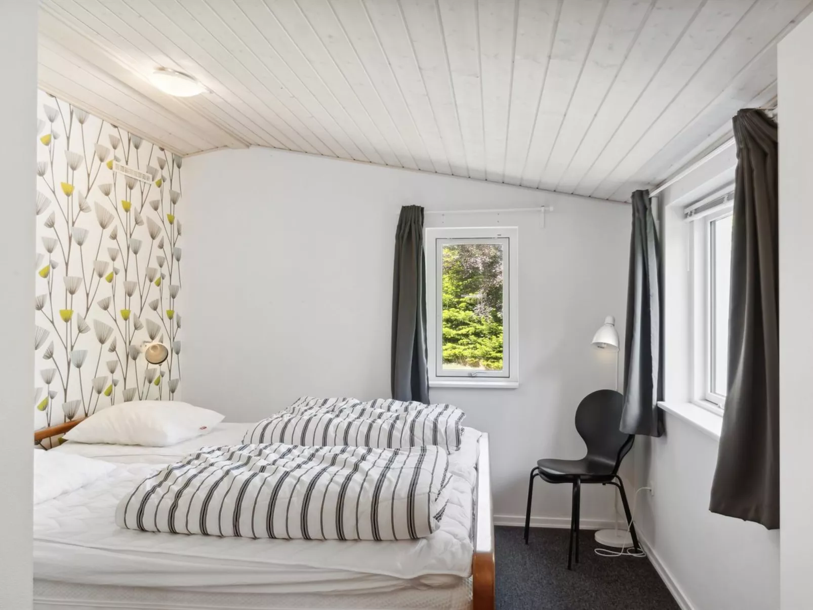 "Self" - 400m to the fjord-Inside