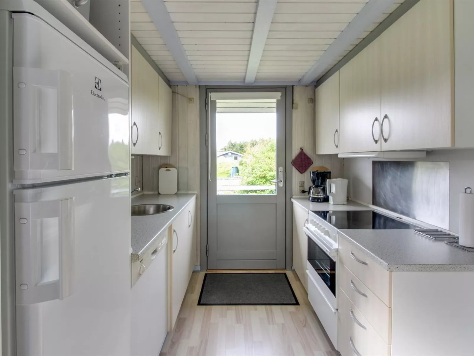 "Holte" - 700m to the fjord-Inside