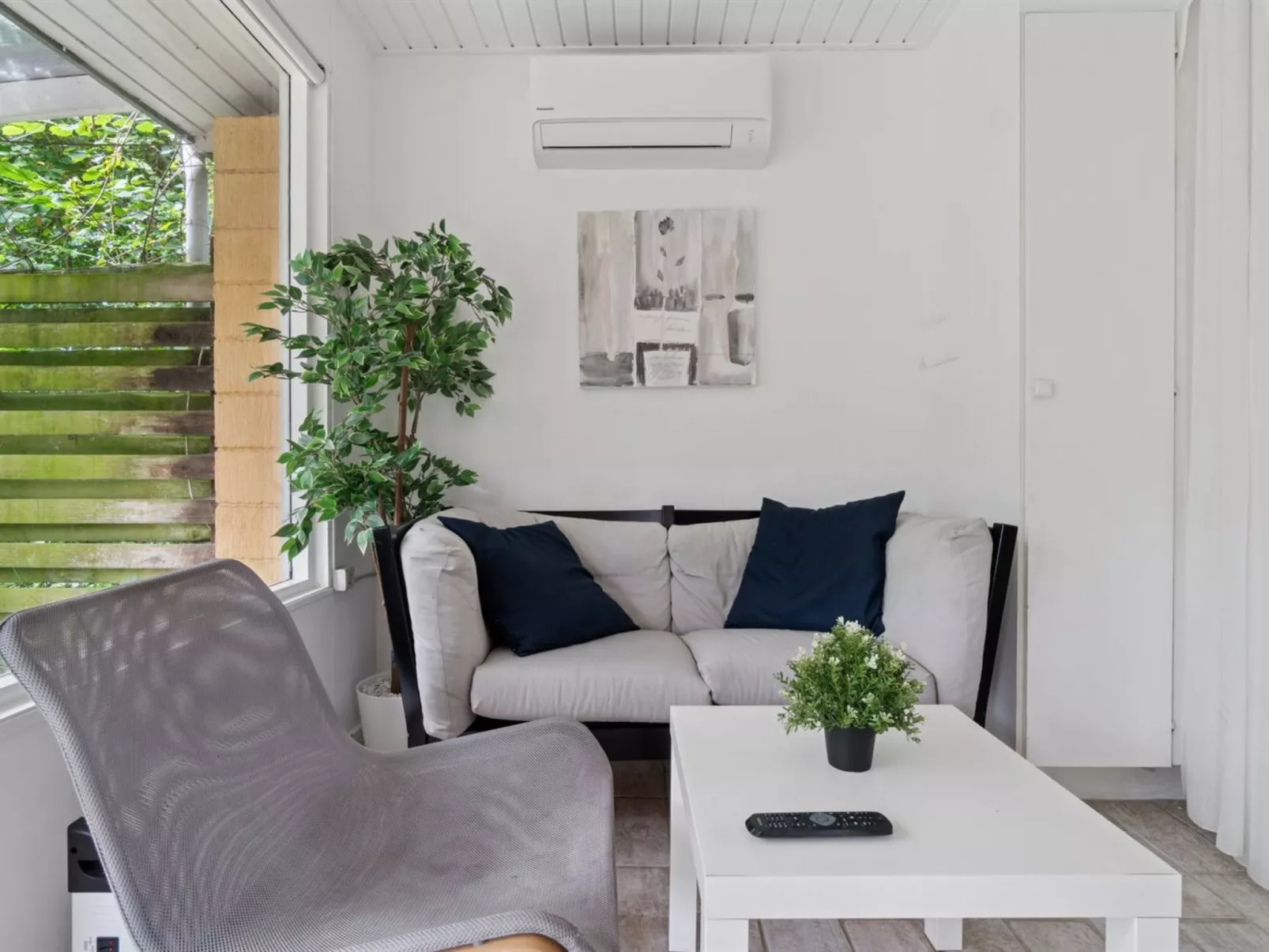 "Unker" - 800m from the sea-Dedans