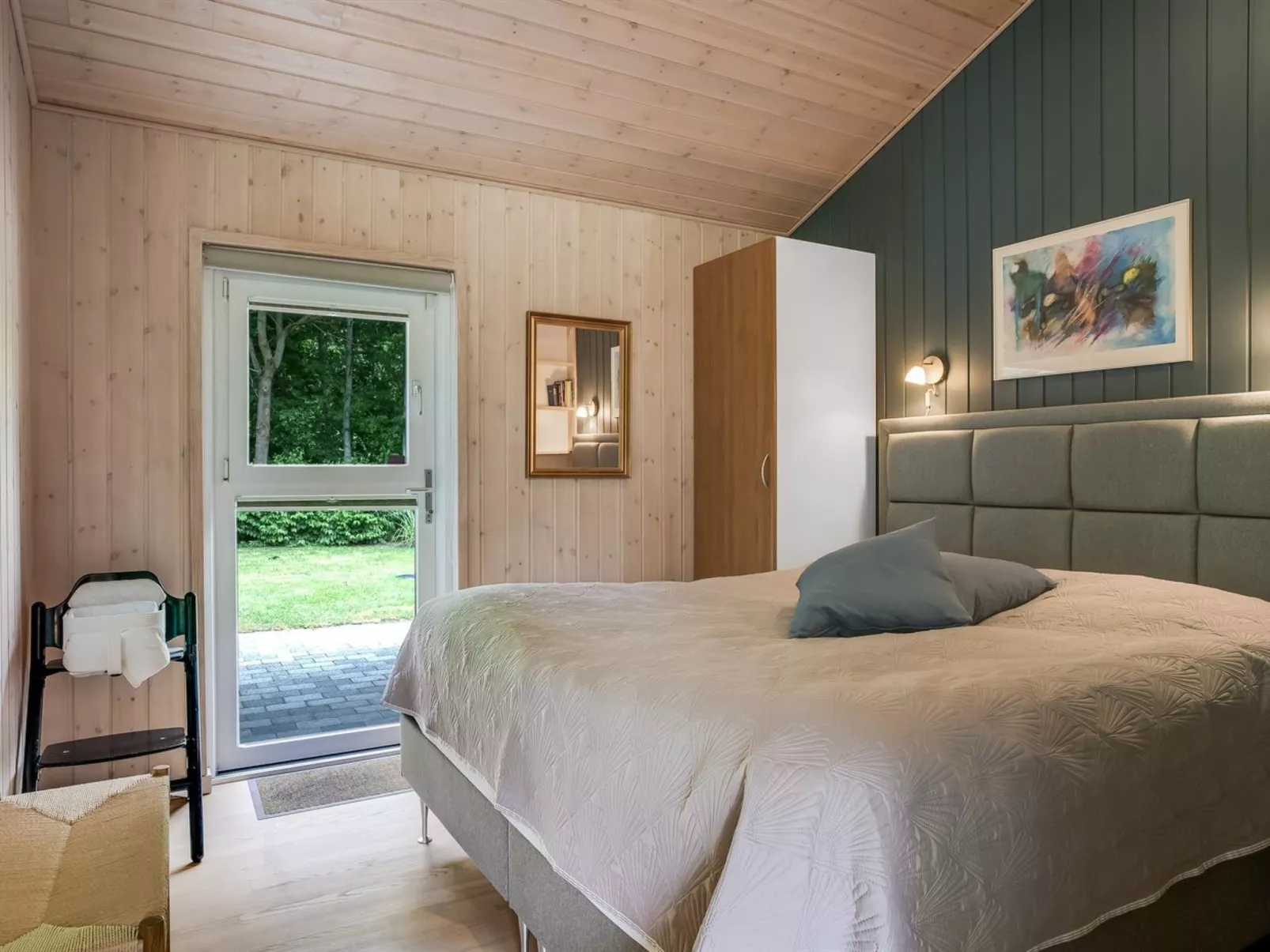 "Yorrit" - 500m to the fjord-Inside