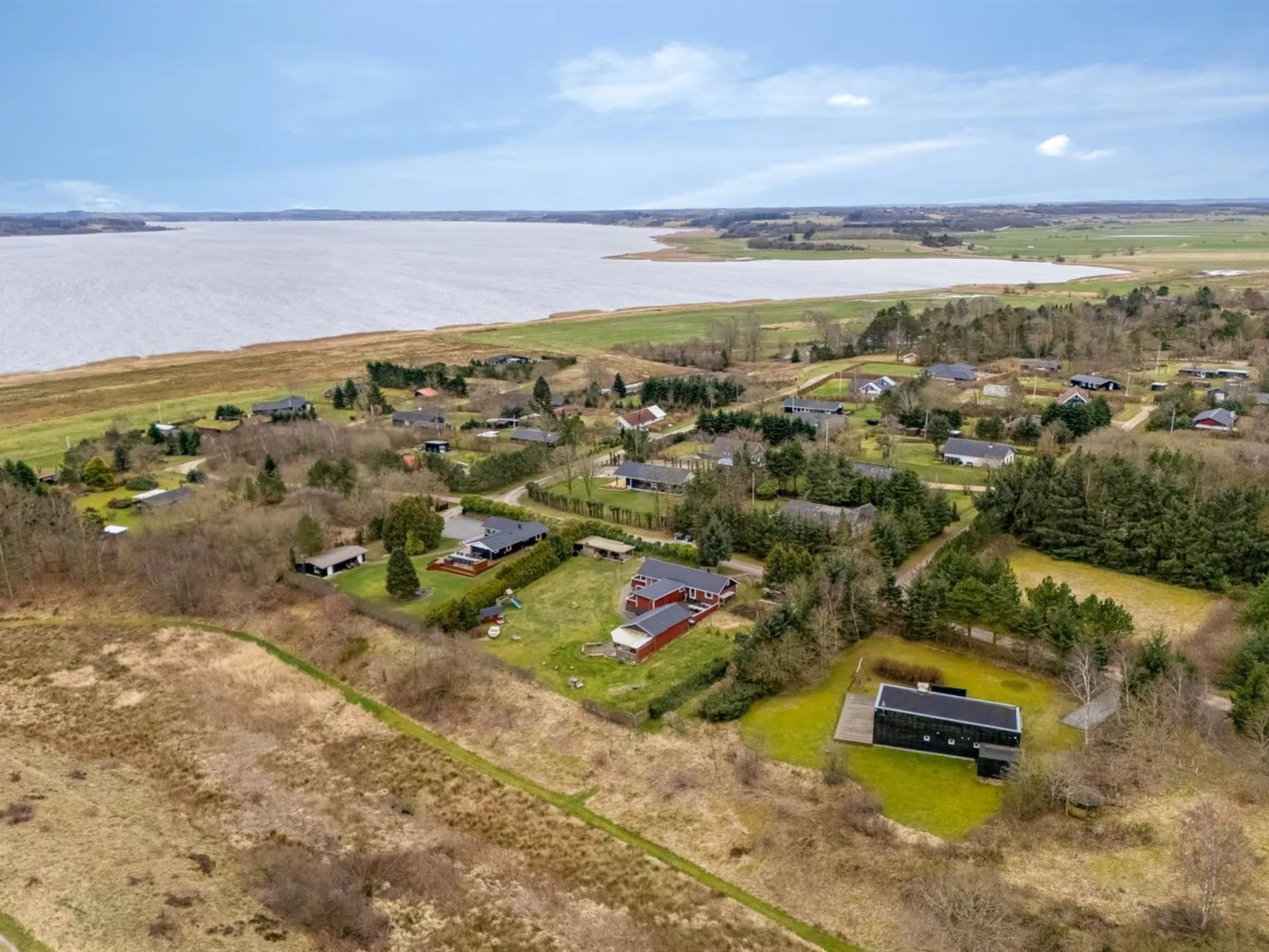 "Tenna" - 250m to the fjord-Outside