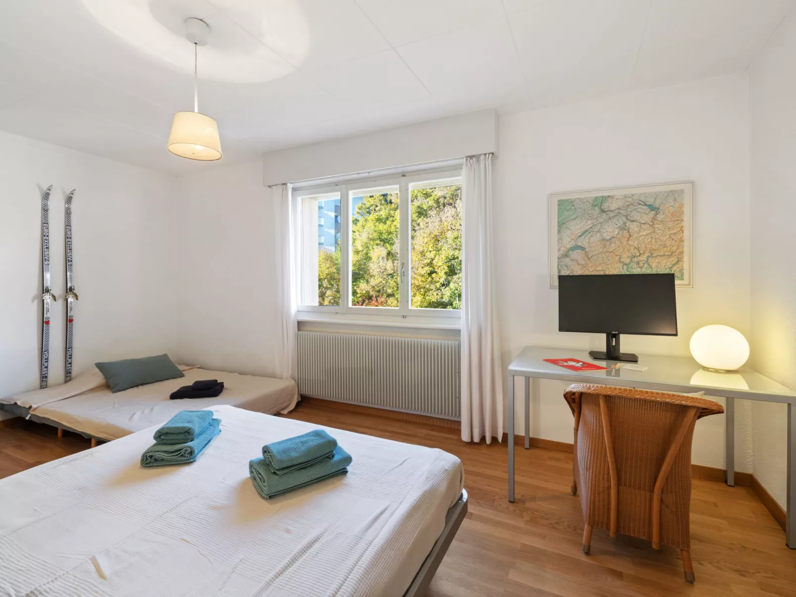 Belmont Est 80-Drinnen