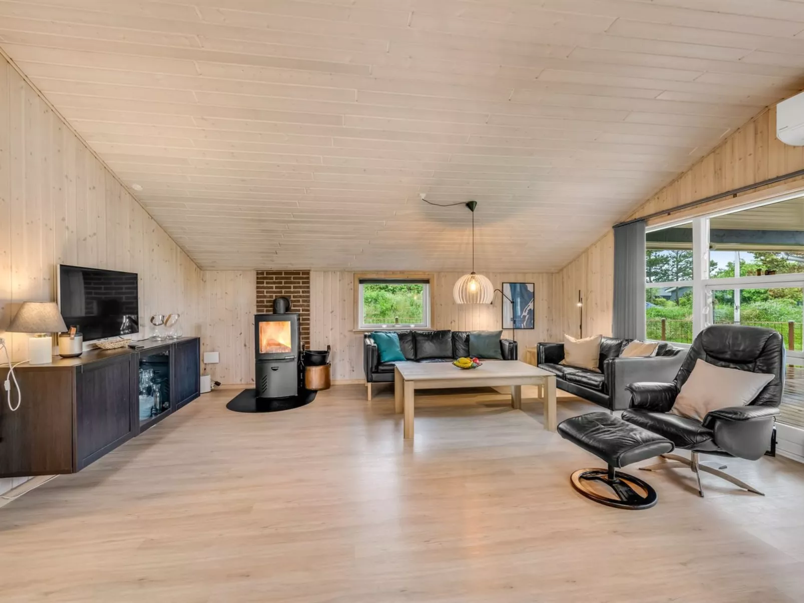 "Everd" - 500m to the fjord-Inside