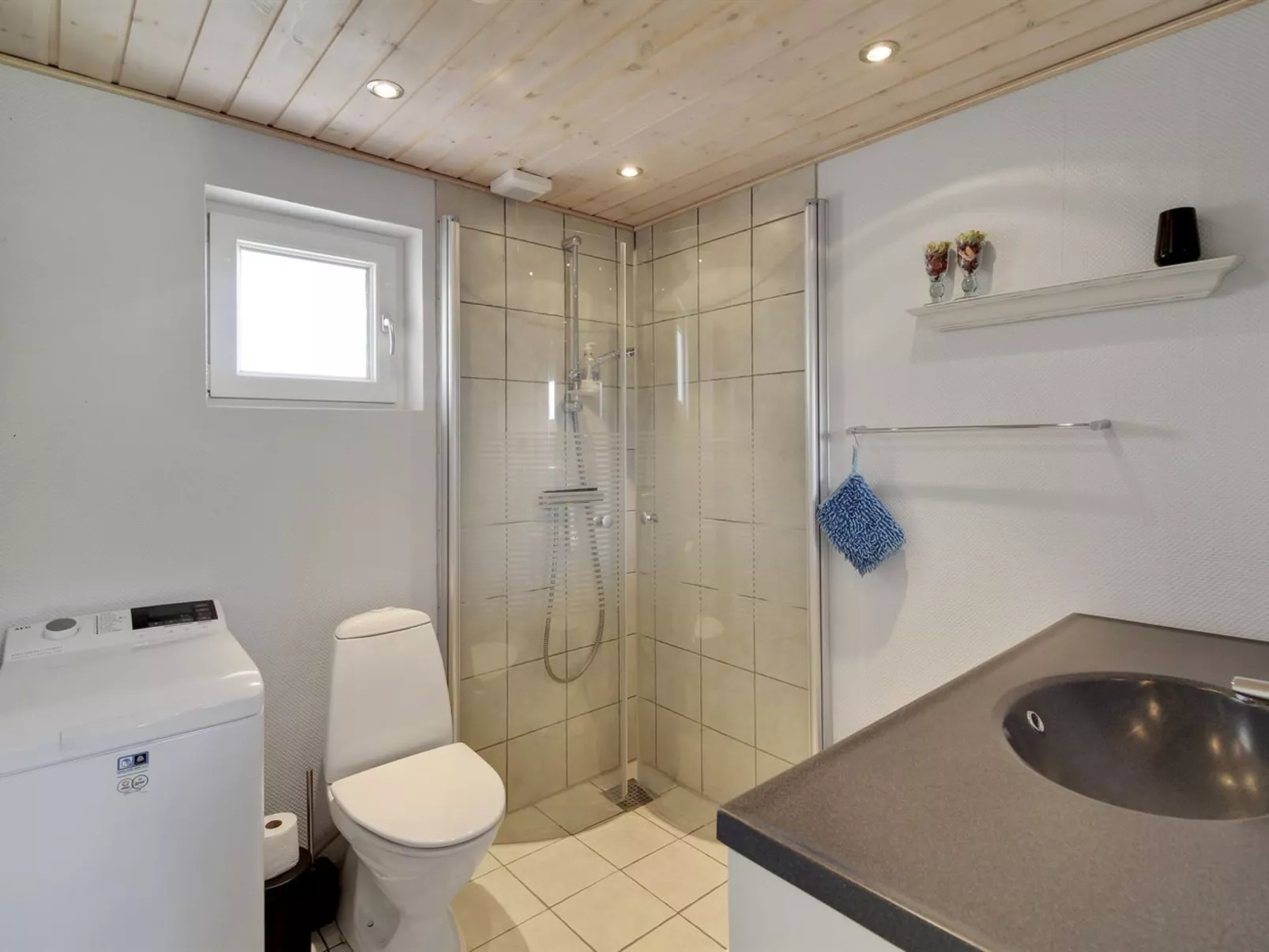 "Emmik" - 150m from the sea-Inside