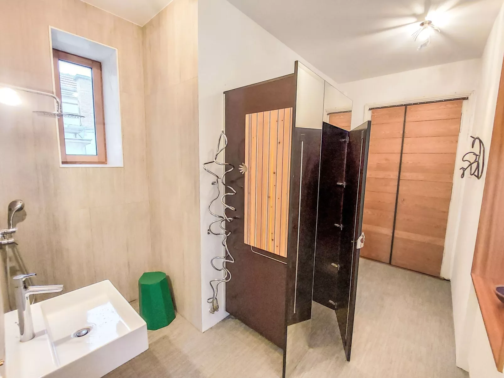 Happy Pasetti-Inside