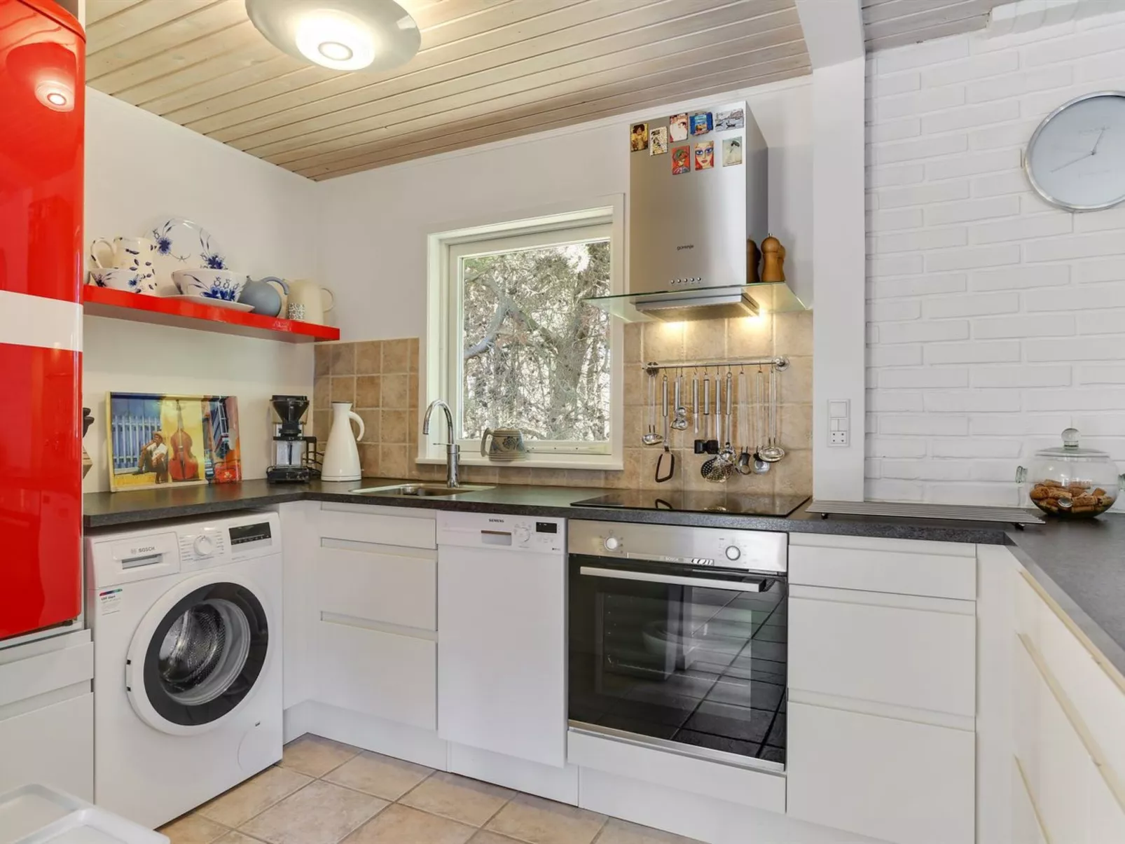 "Gorm" - 300m from the sea-Inside