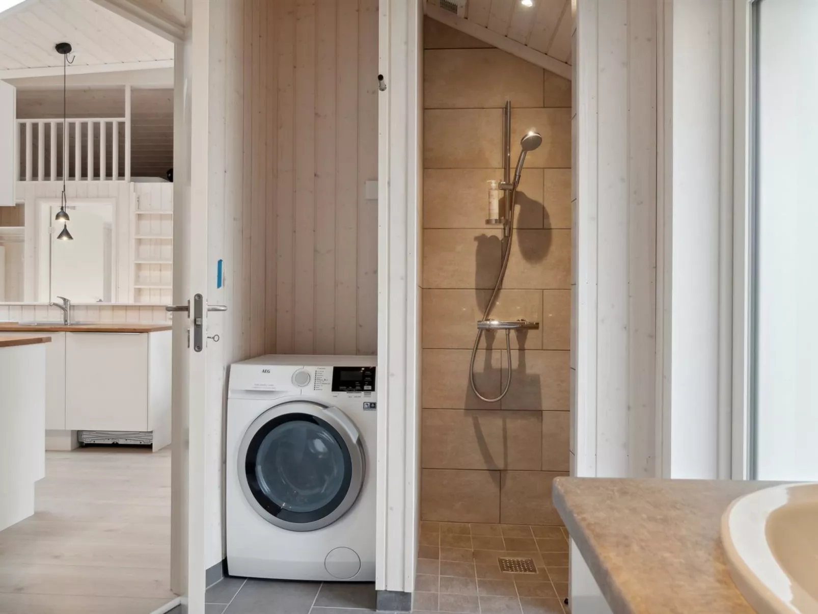 "Jonnhild" - 450m from the sea-Inside