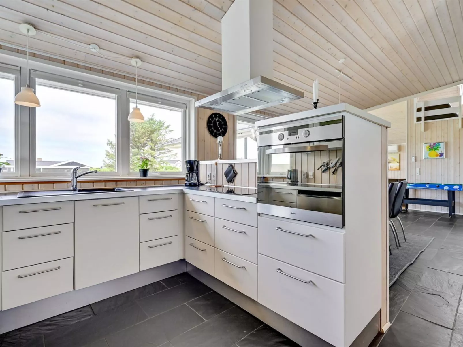 "Nahel" - 150m to the fjord-Inside