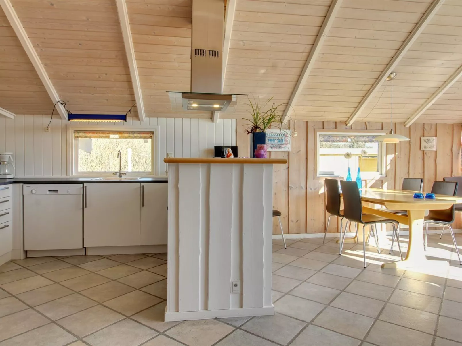 "Uma" - 400m from the sea-Inside