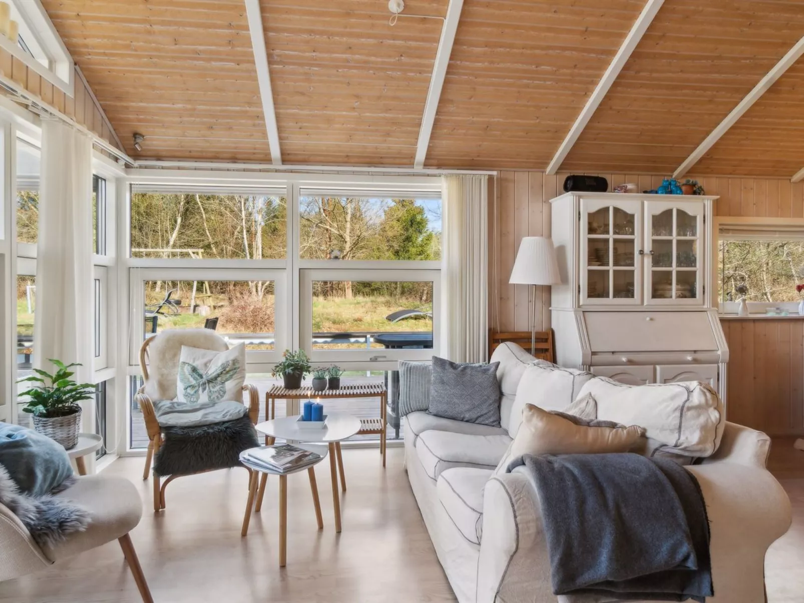 "Amola" - 1.6km from the sea-Inside