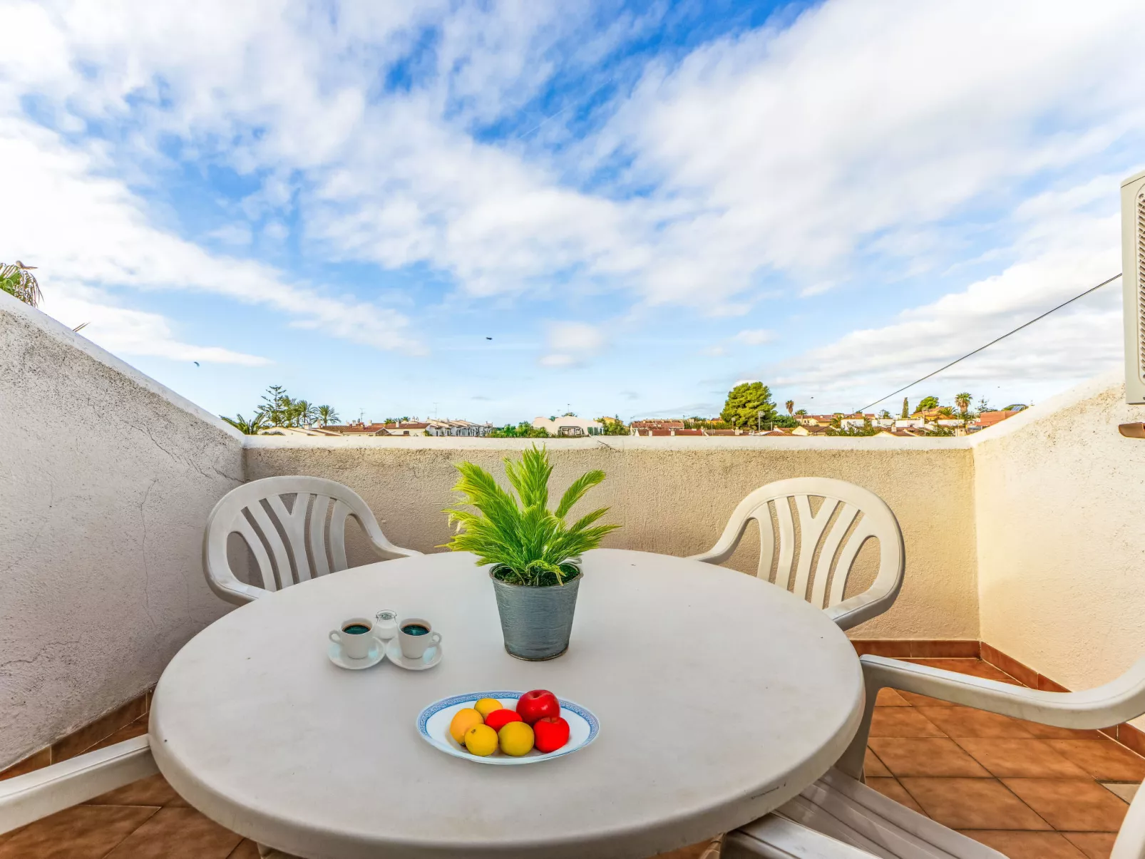 Drassanes III-Outside