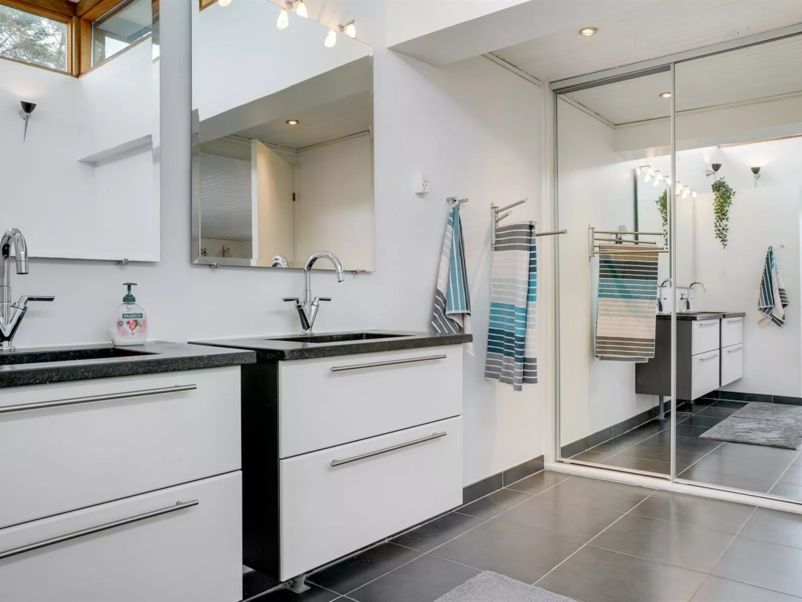 "Grubbe" - 600m from the sea-Dedans