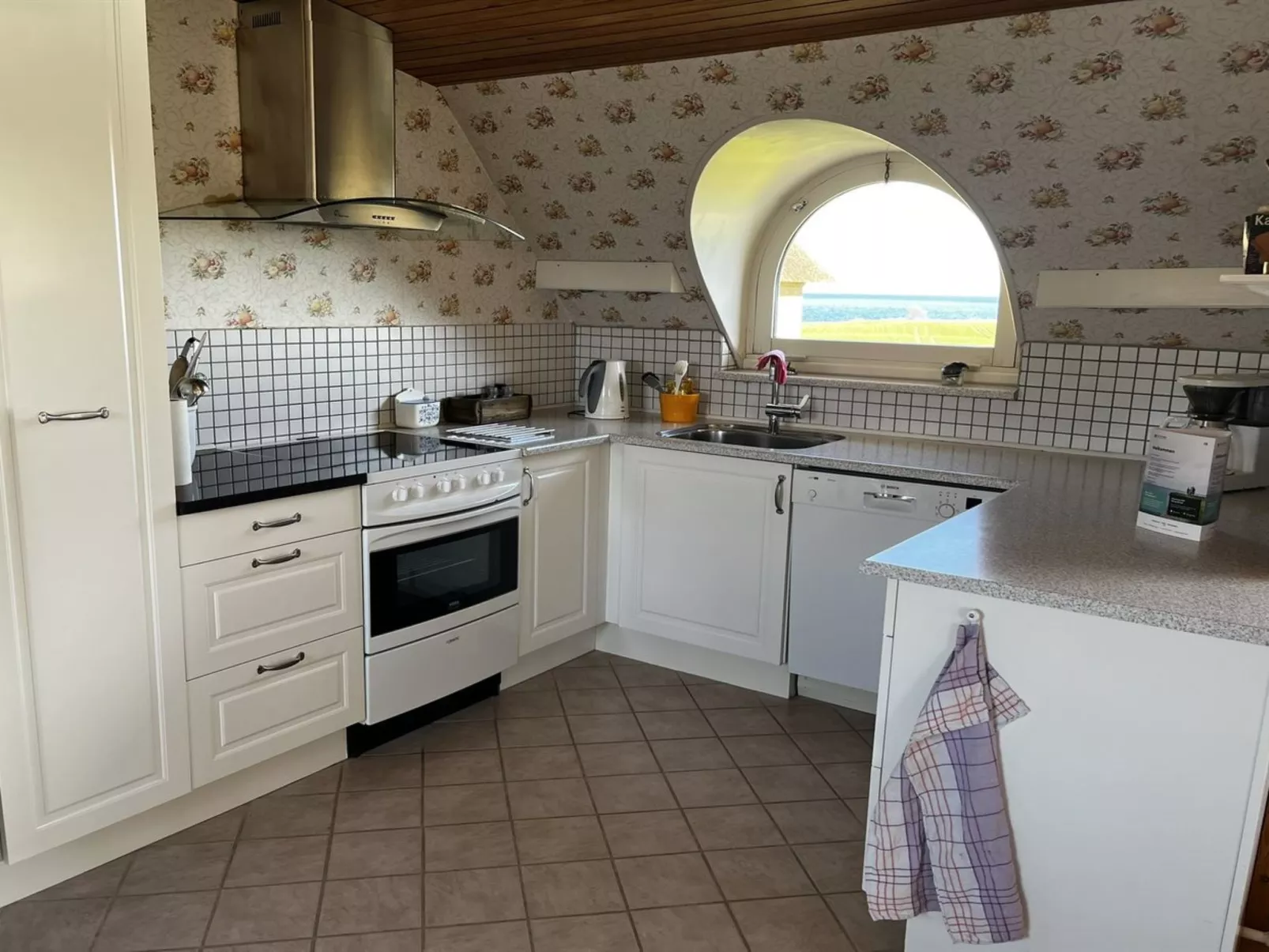 "Edithe" - 250m from the sea-Inside