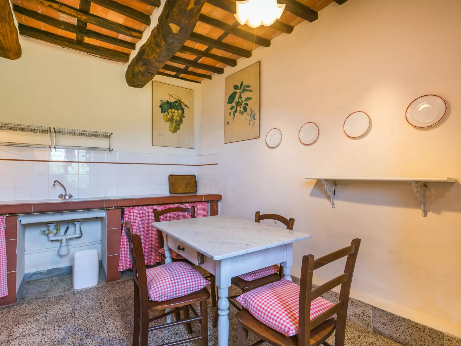 Podere Villa / Apt. Gigi-Inside