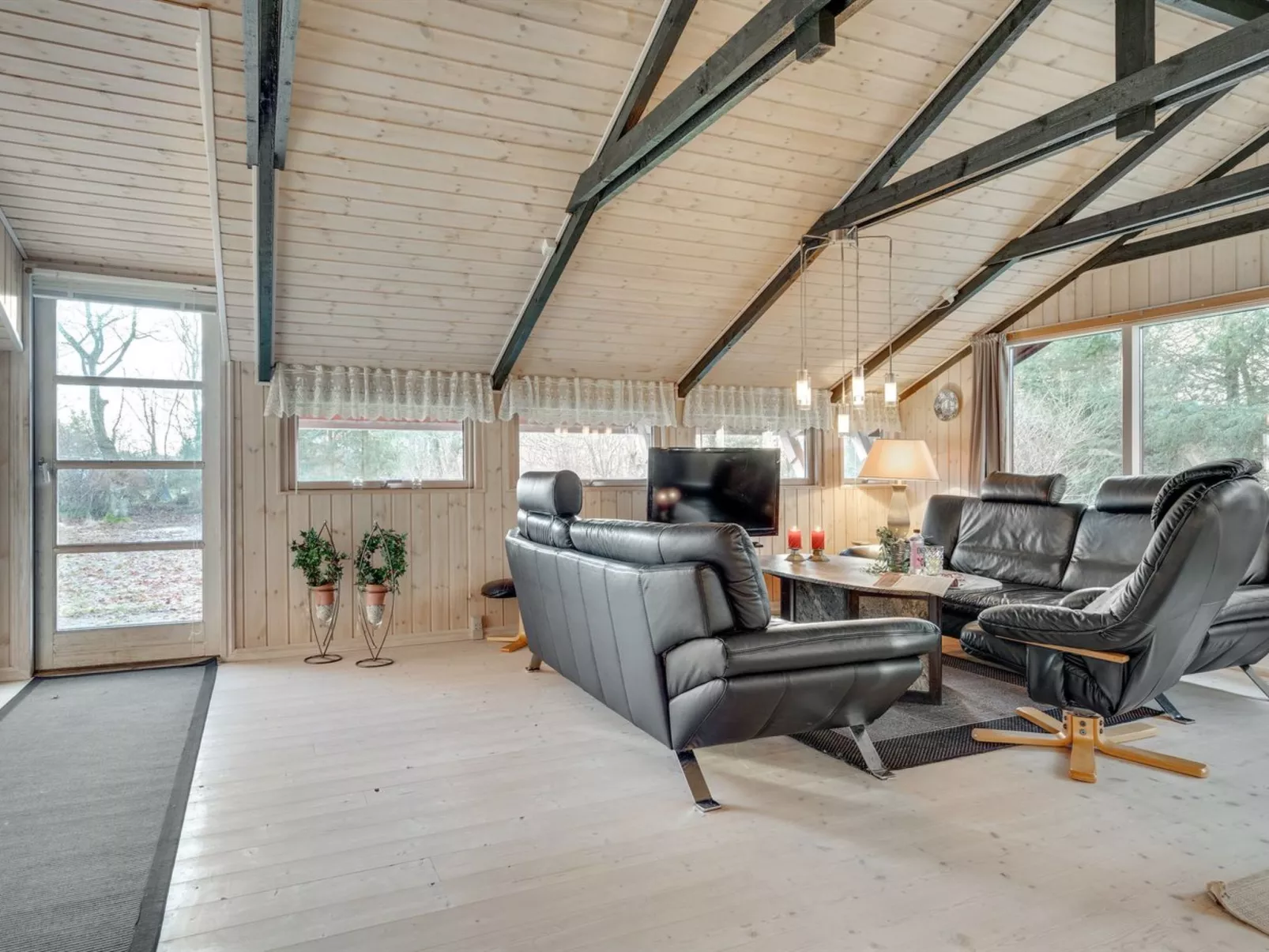 "Feliza" -  from the sea-Drinnen