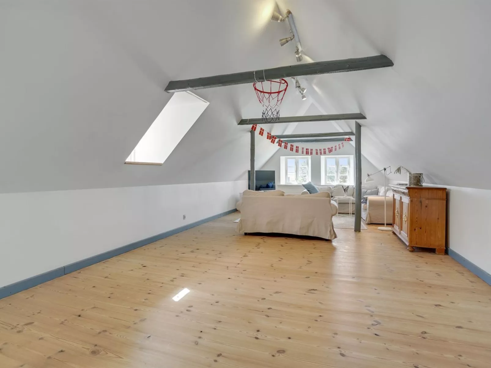 "Myra" - 18km from the sea-Inside