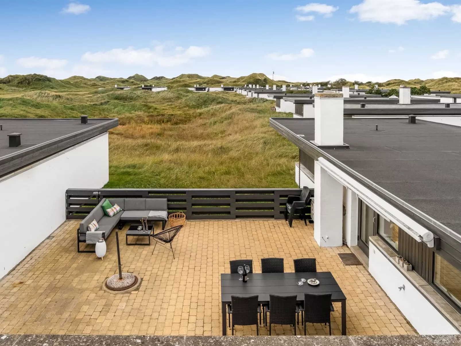 "Tarvo" - 400m from the sea-Draußen