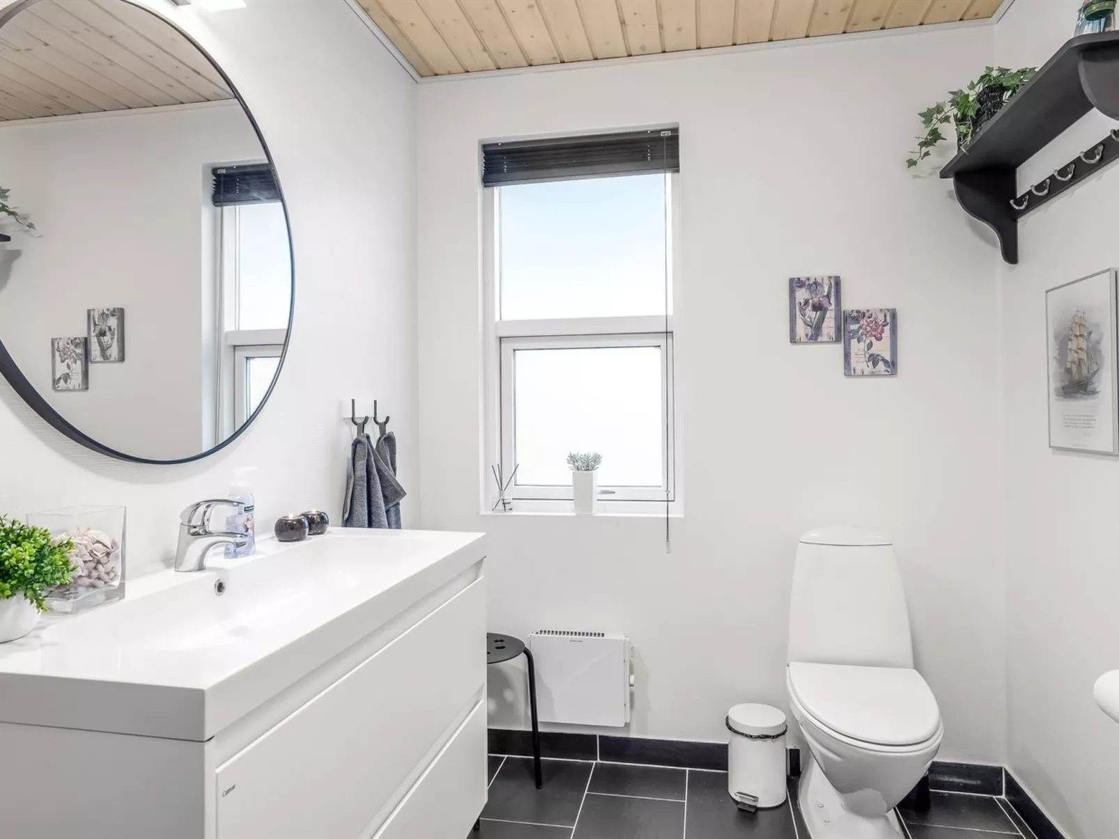 "Thure" - 1km from the sea-Inside