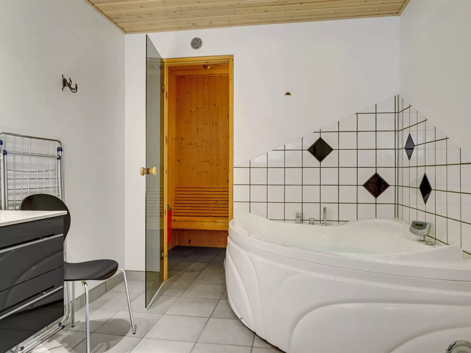 "Swipdagh" - 600m from the sea-Inside