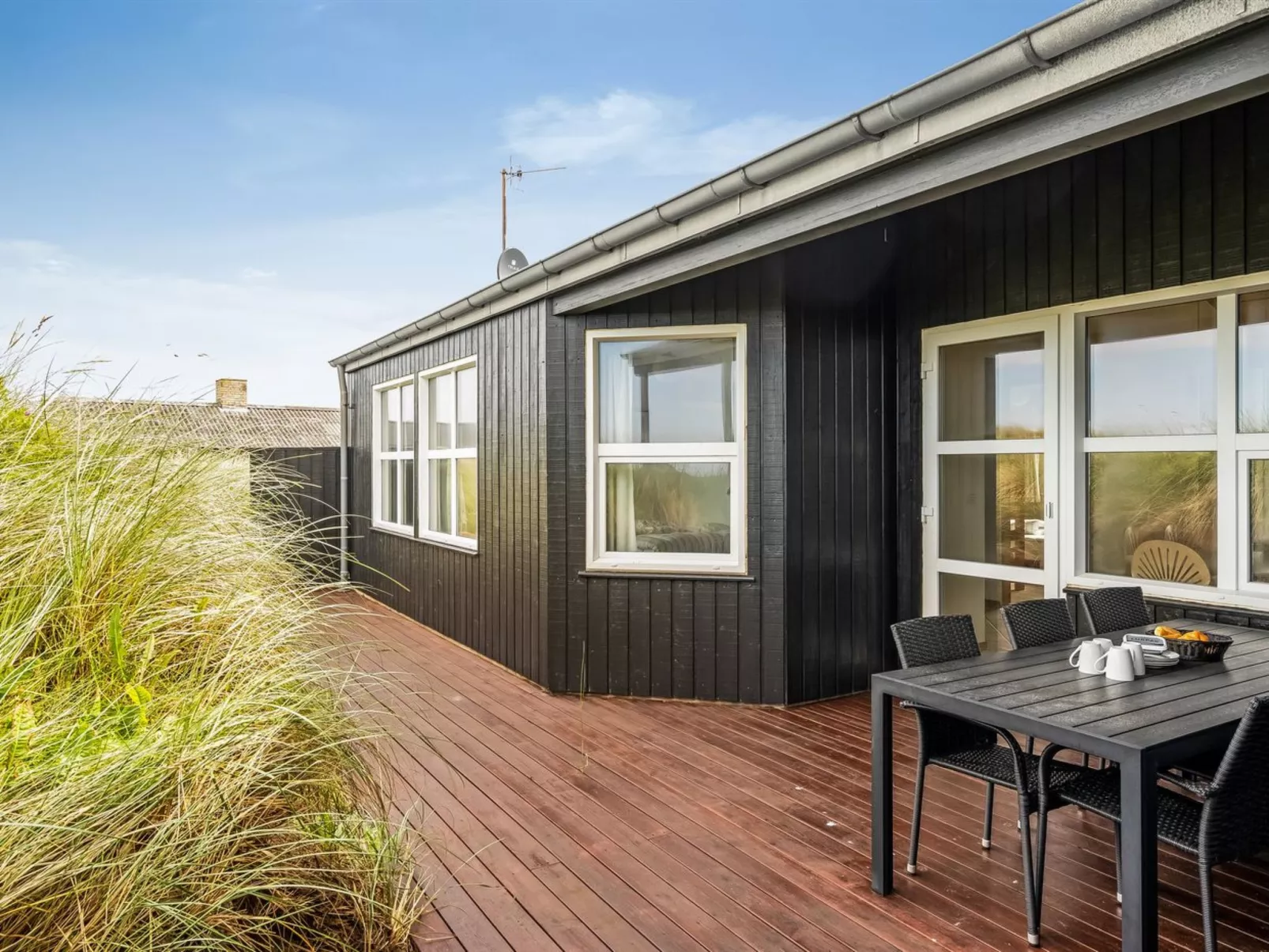 "Edwin" - 400m from the sea-Outside