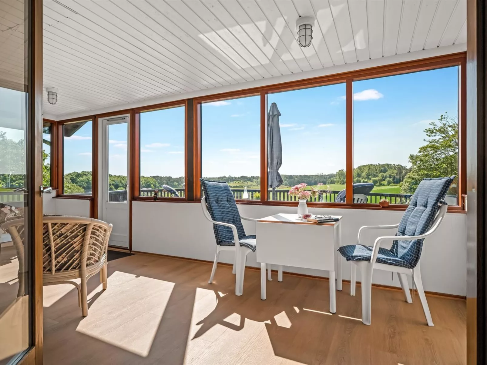 "Imgert" - 300m to the fjord-Inside