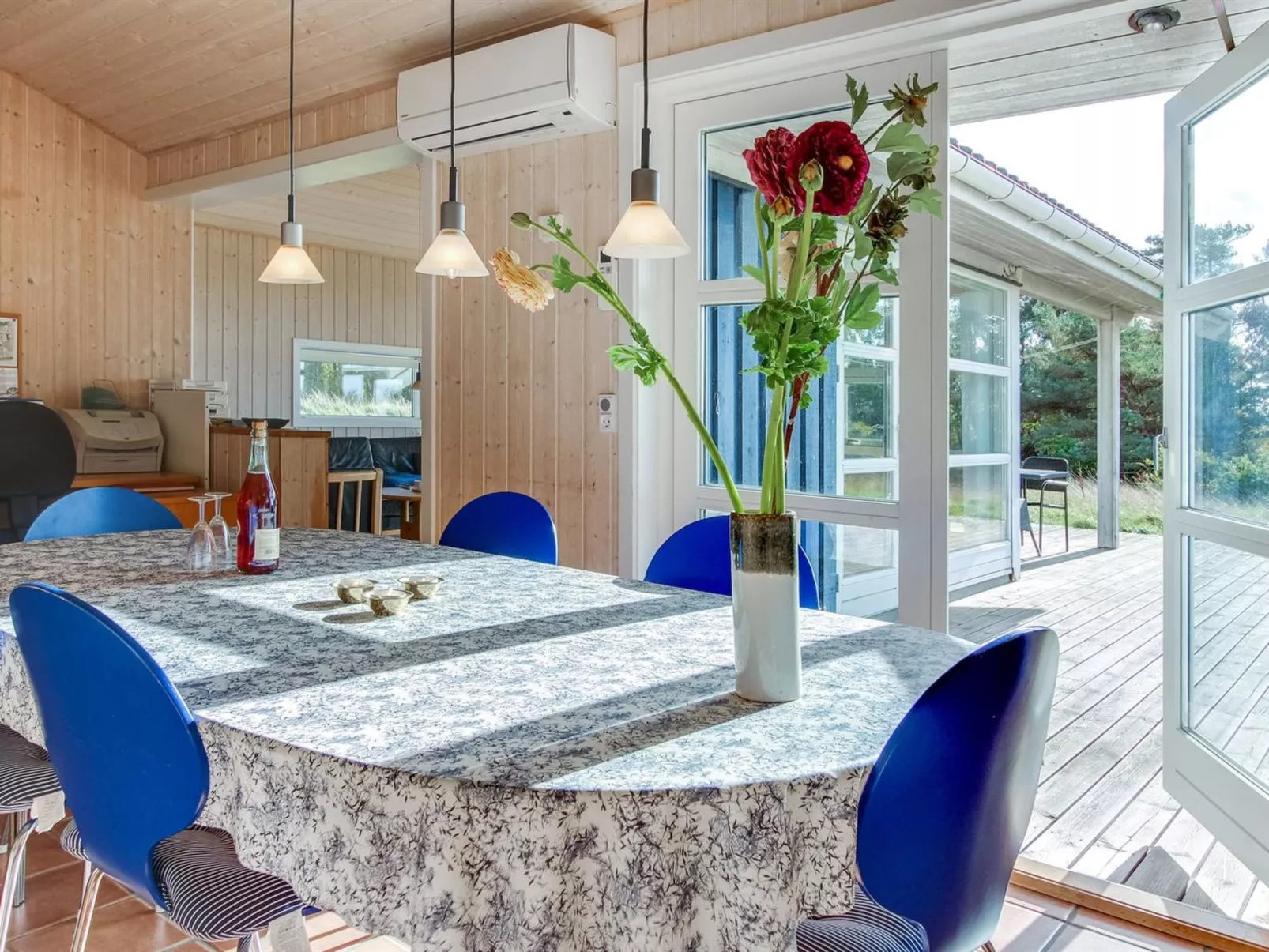 "Kajsa" - 50m from the sea-Inside