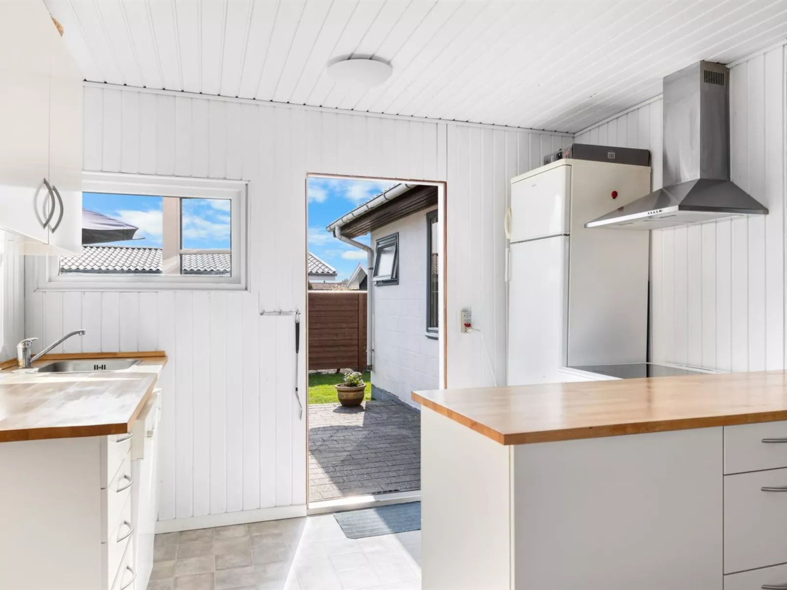 "Neea" - 40m from the sea-Drinnen