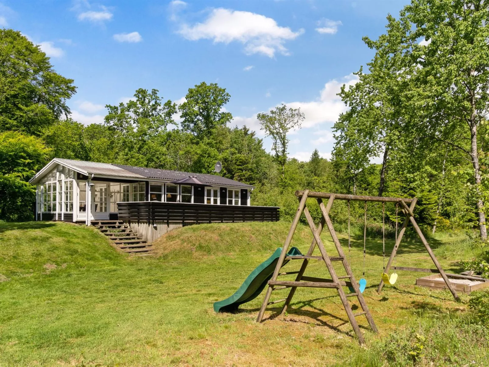 "Gunward" - 1.5km from the sea-Outside