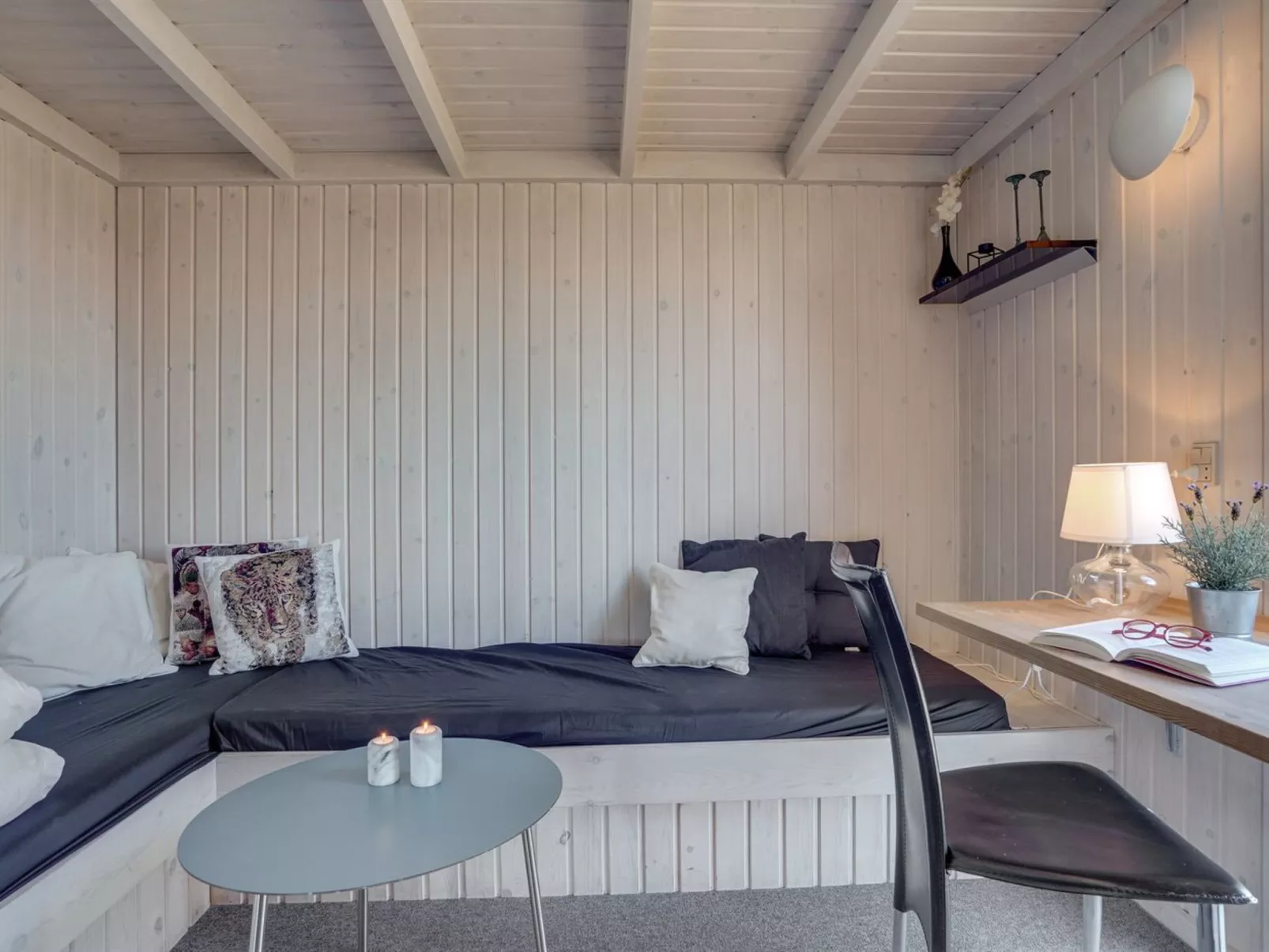 "Fanney" - 100m from the sea-Inside