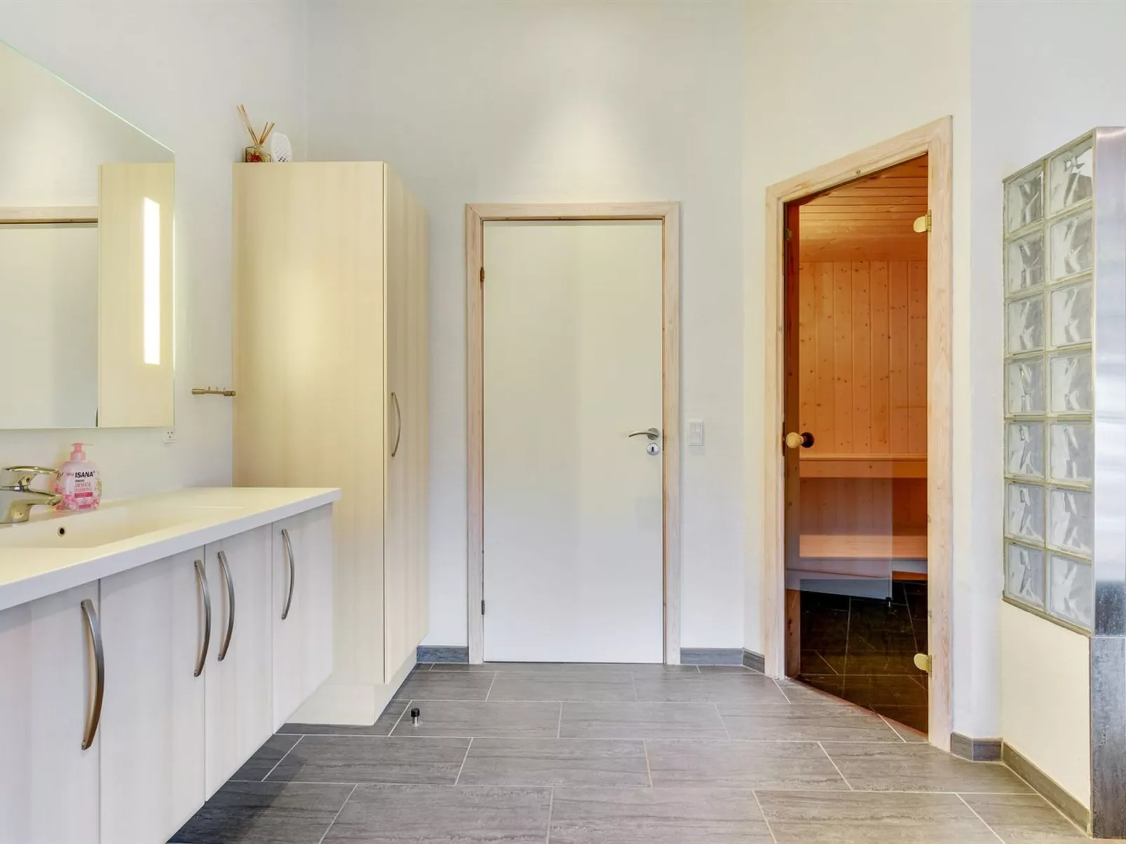 "Nani" - 900m from the sea-Inside