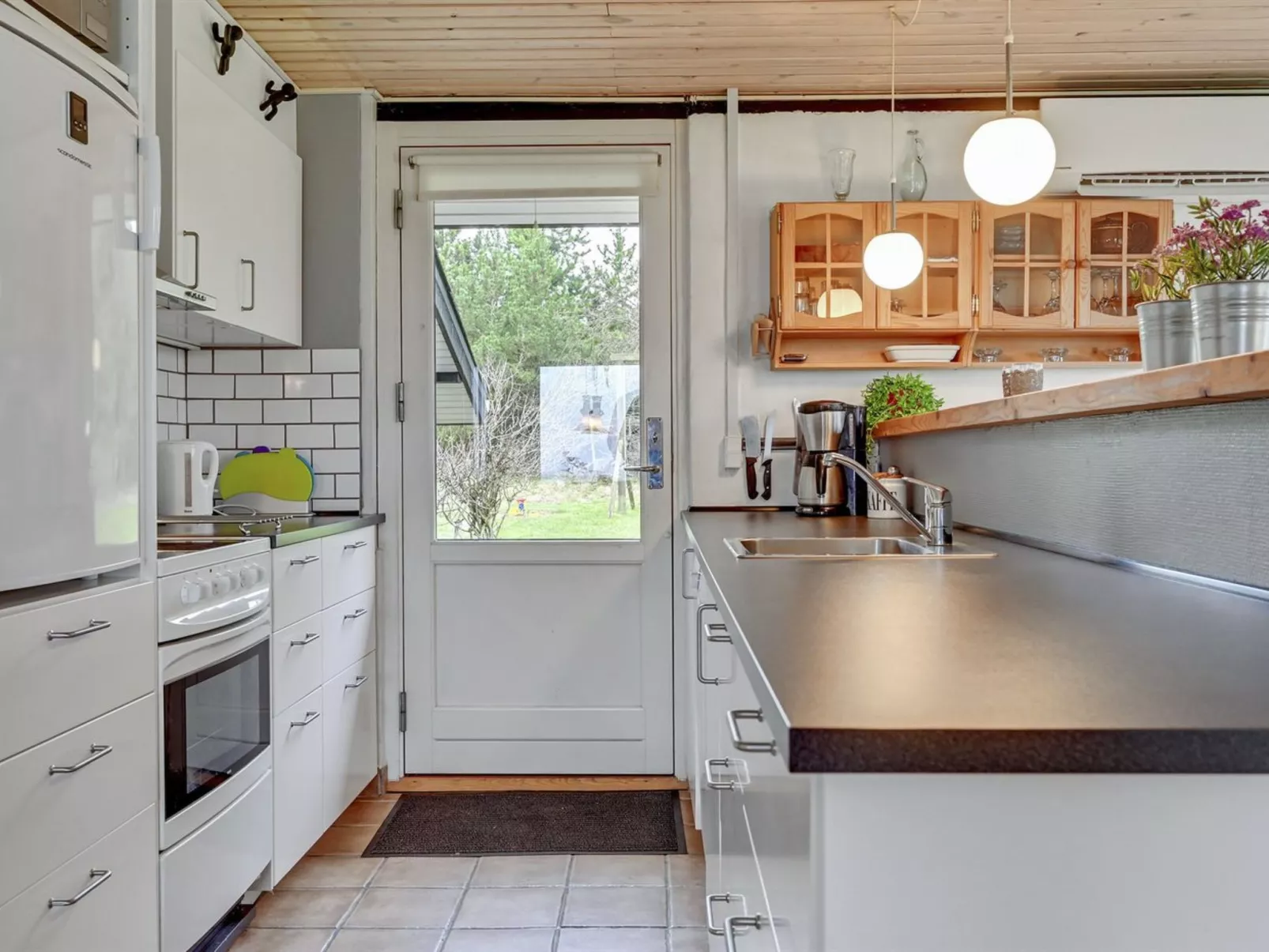 "Kaleva" - 200m to the fjord-Drinnen