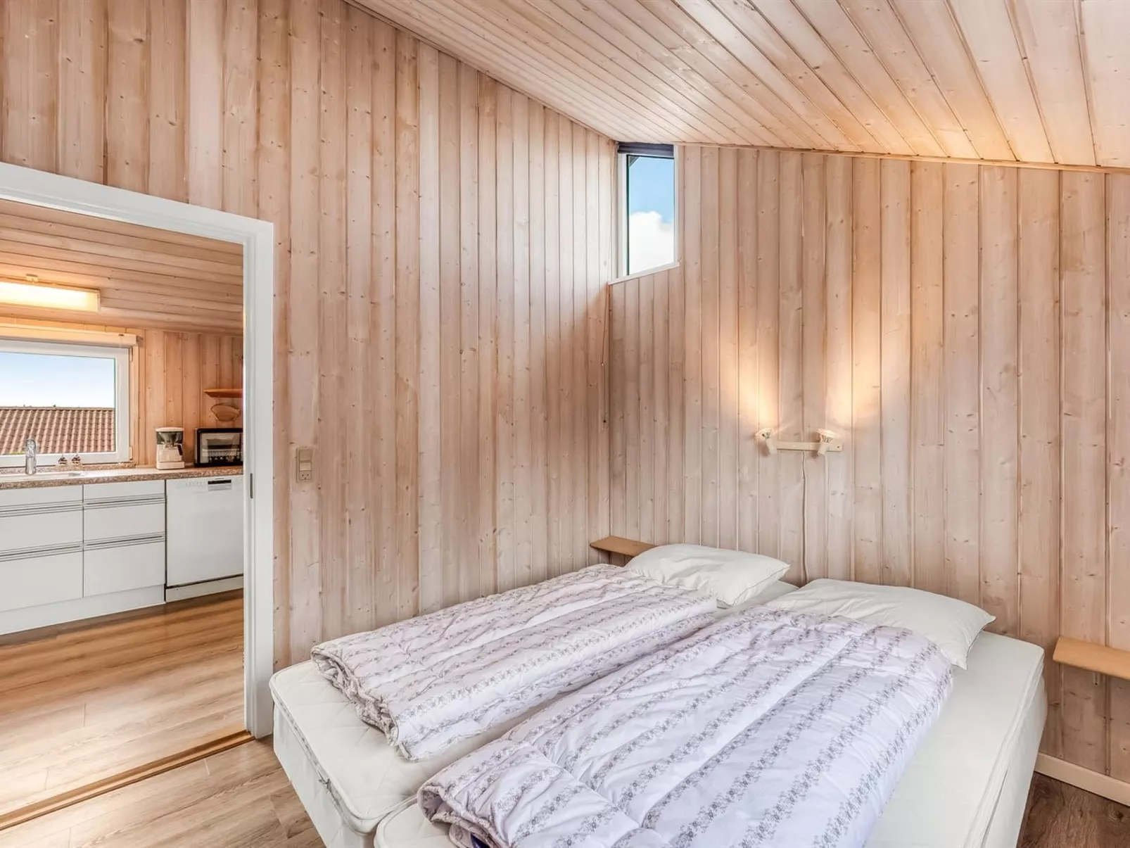 "Loviisa" - 300m to the fjord-Dedans