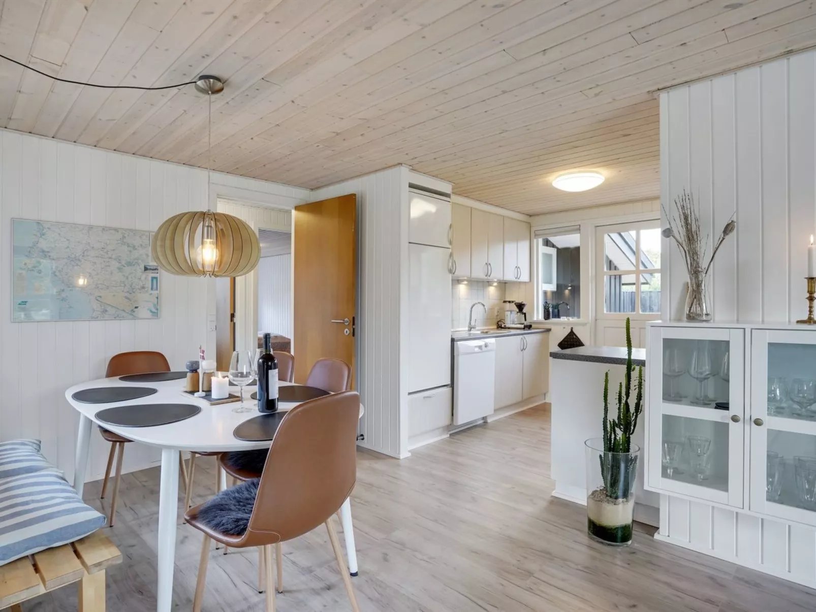 "Monja" - 2.2km from the sea-Drinnen